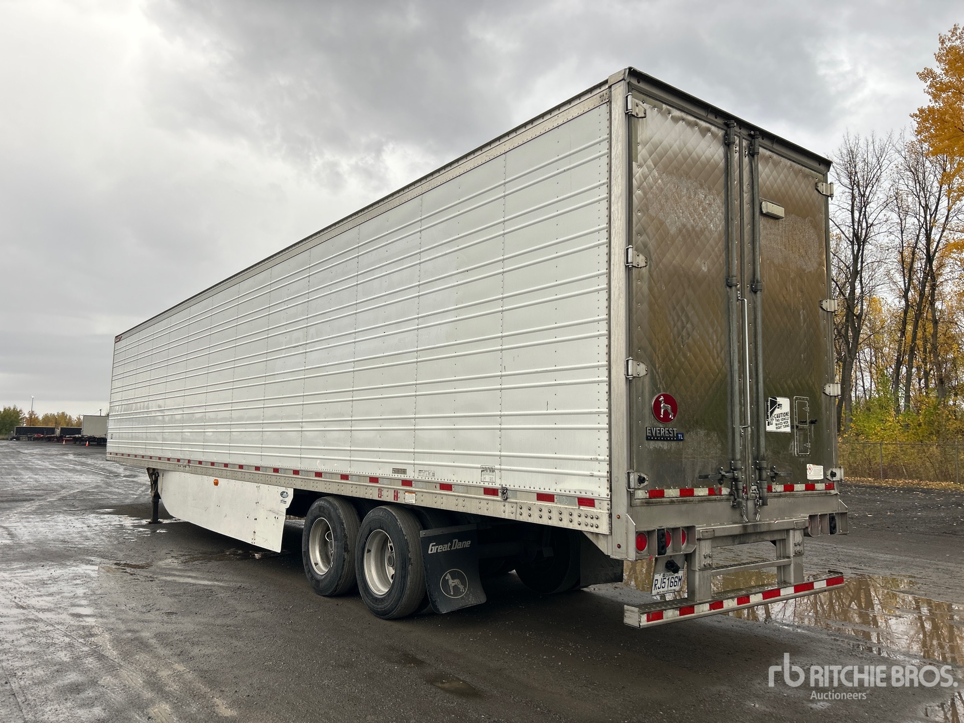 General Appearance with Foto, angolo posteriore sinistro