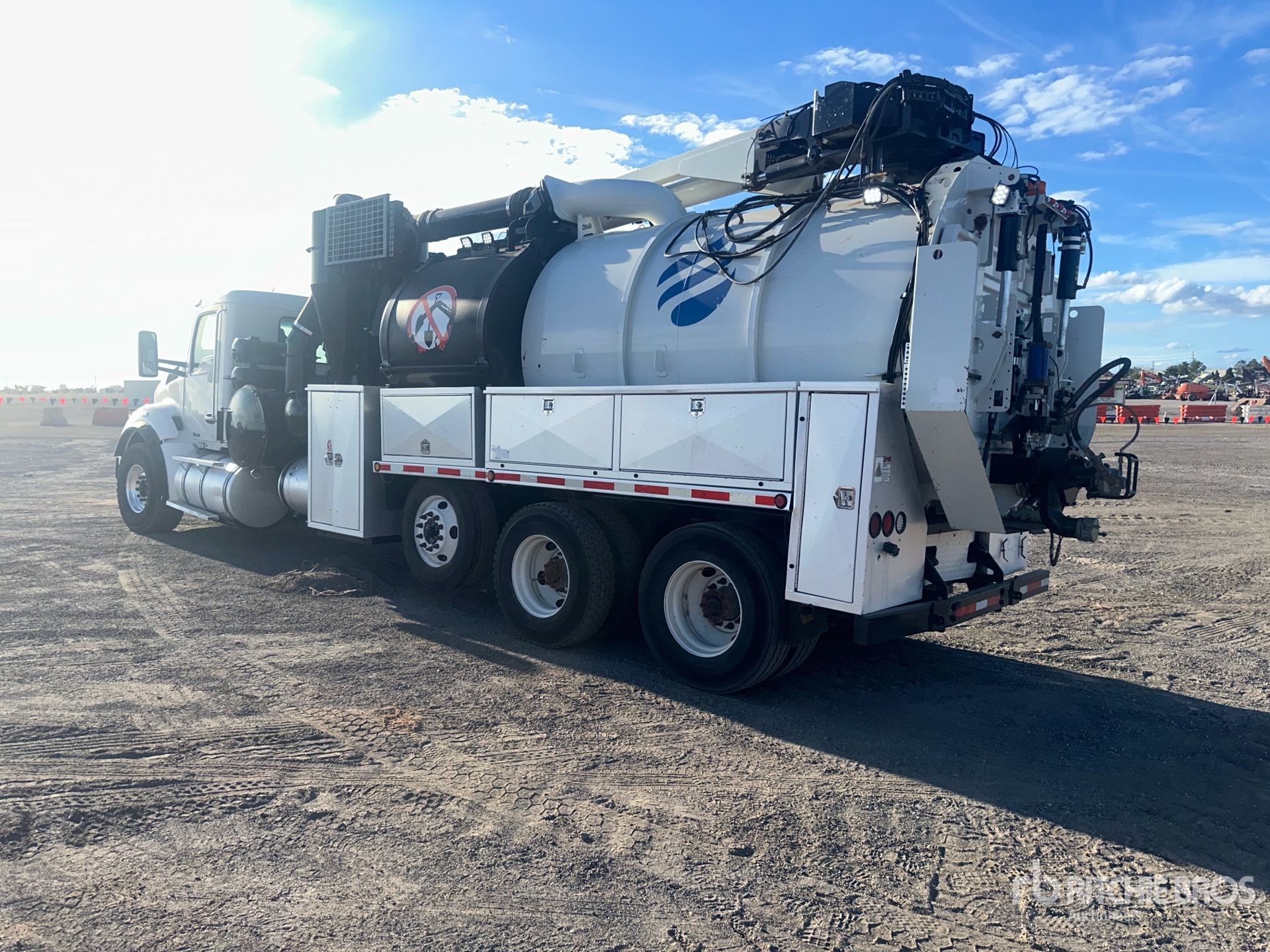 General Appearance with Imagen: esquina trasera izquierda