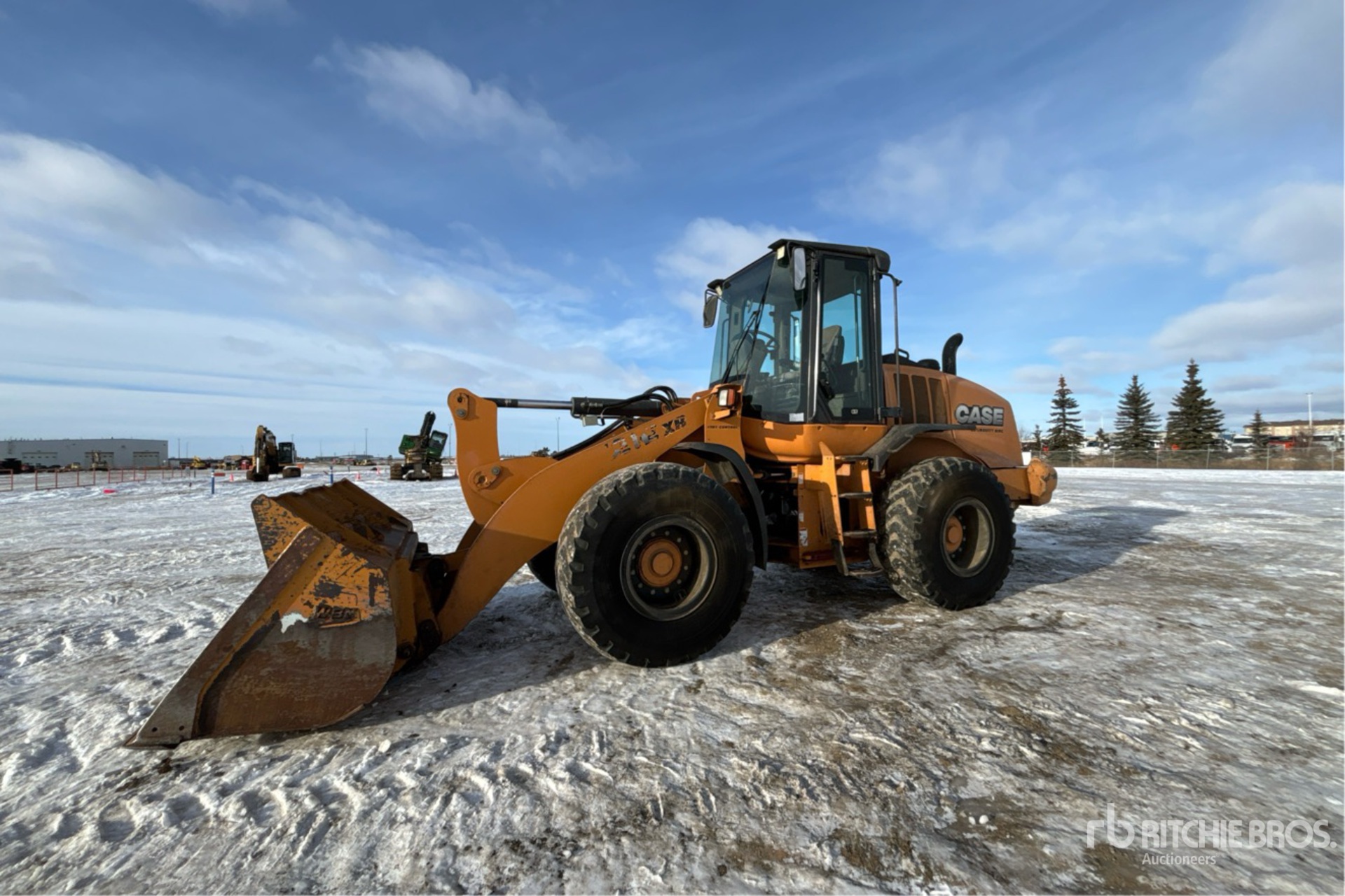 General Appearance with Foto, angolo anteriore sinistro