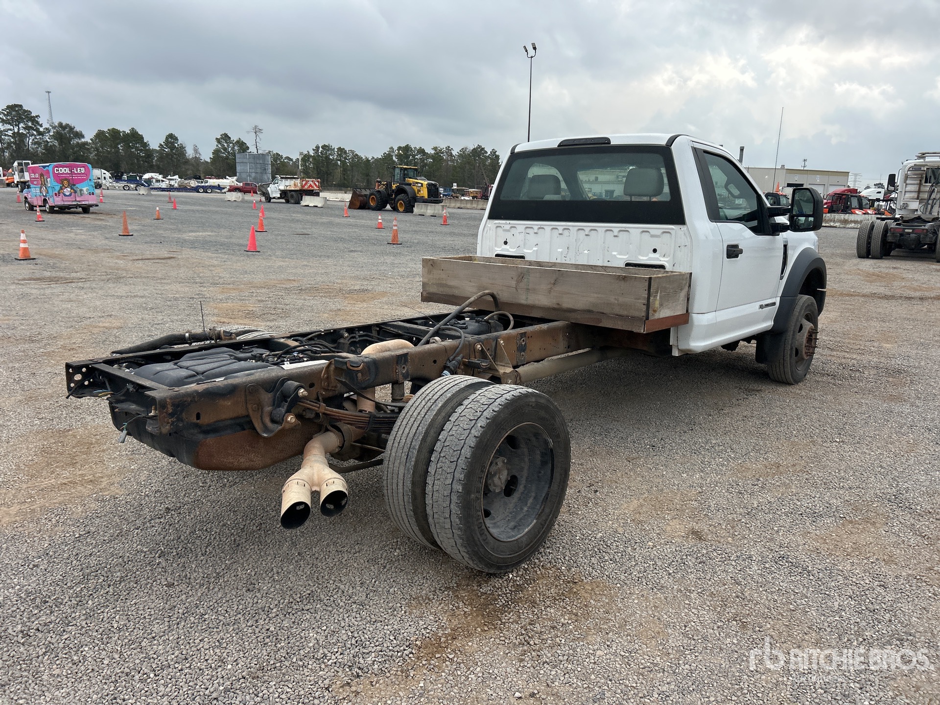 General Appearance with Picture, Right Rear Corner