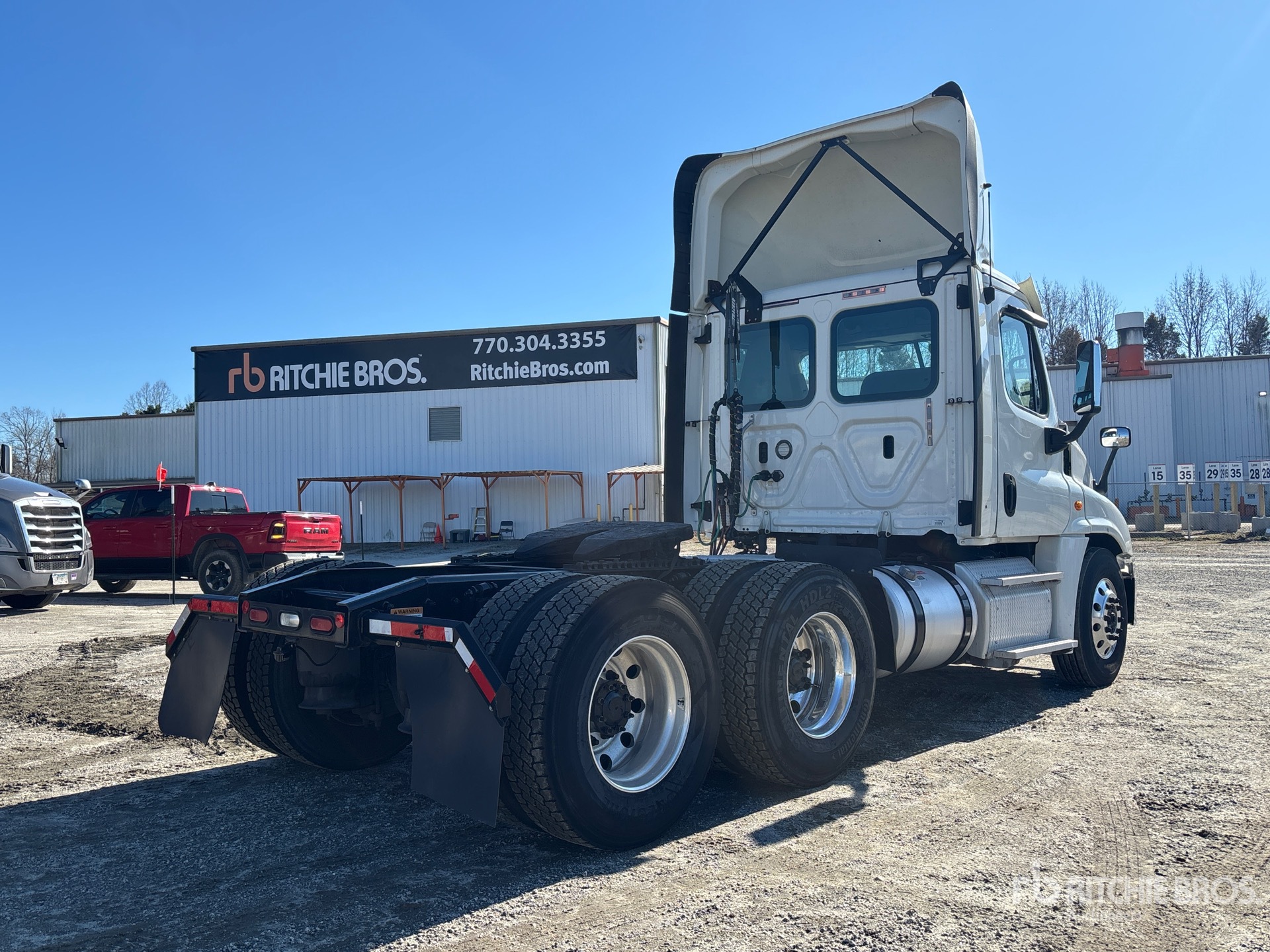 General Appearance with Bild, Ecke hinten rechts