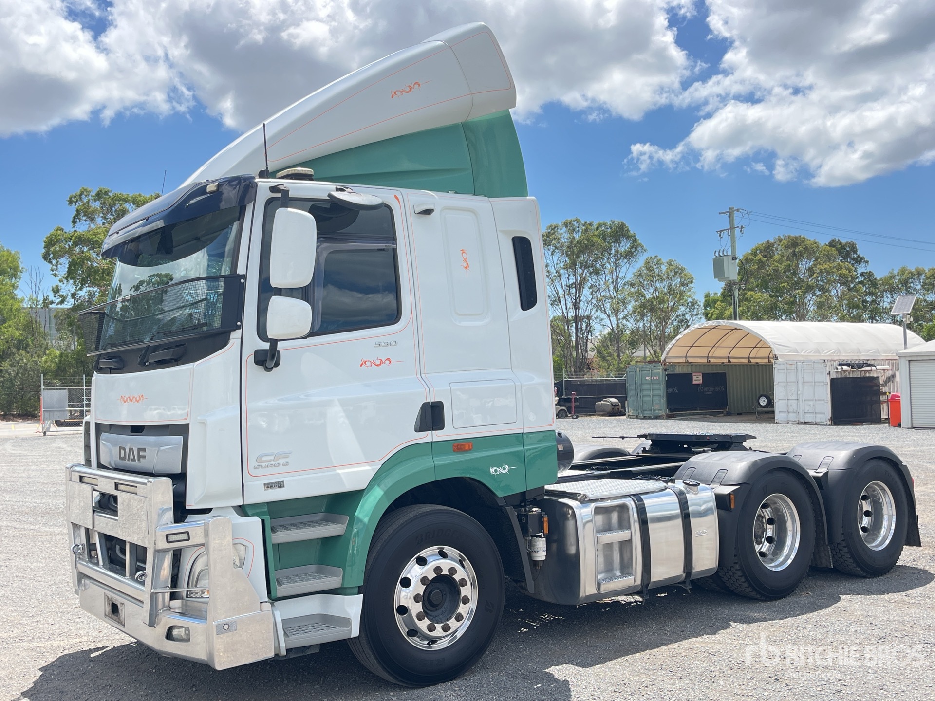 General Appearance with Foto, angolo anteriore destro