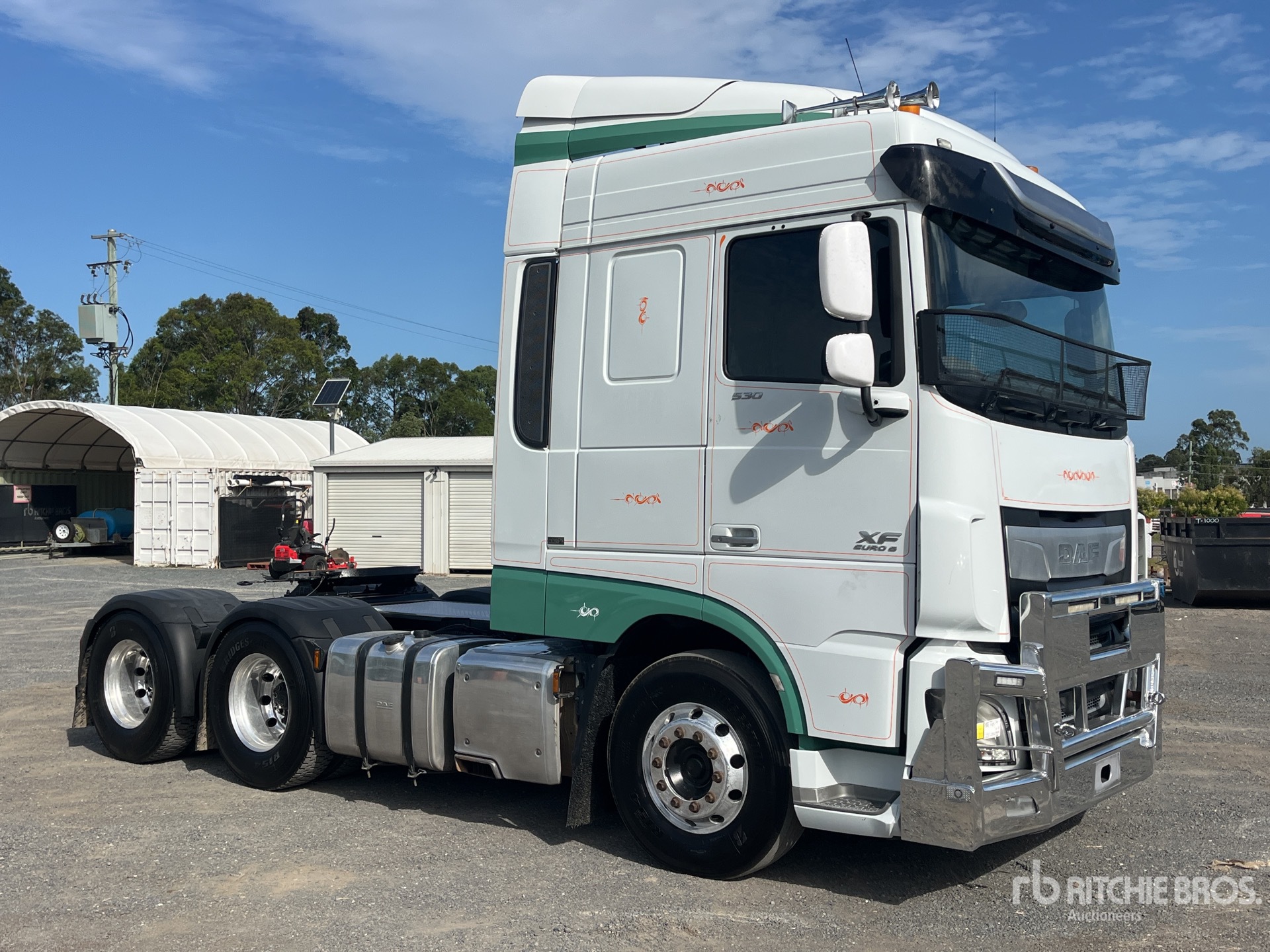 General Appearance with Picture, Left Front Corner