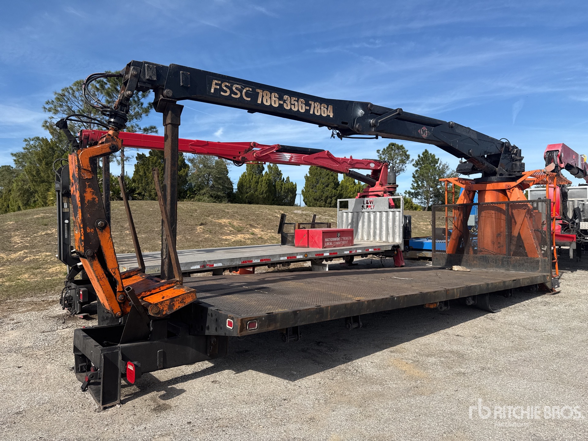 General Appearance with Bild, Ecke hinten links