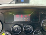 v2 Control Station - Truck Dual Operator with Spie luminose del motore