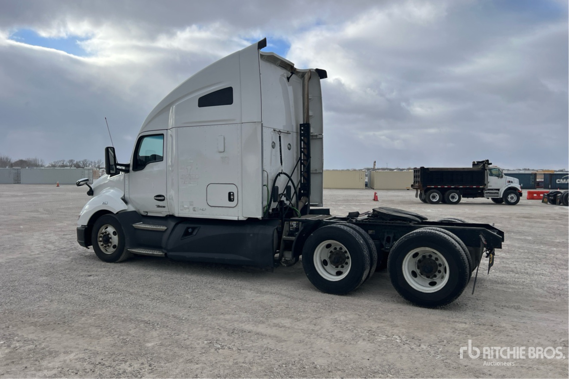 Aspect général with Image, coin arrière gauche