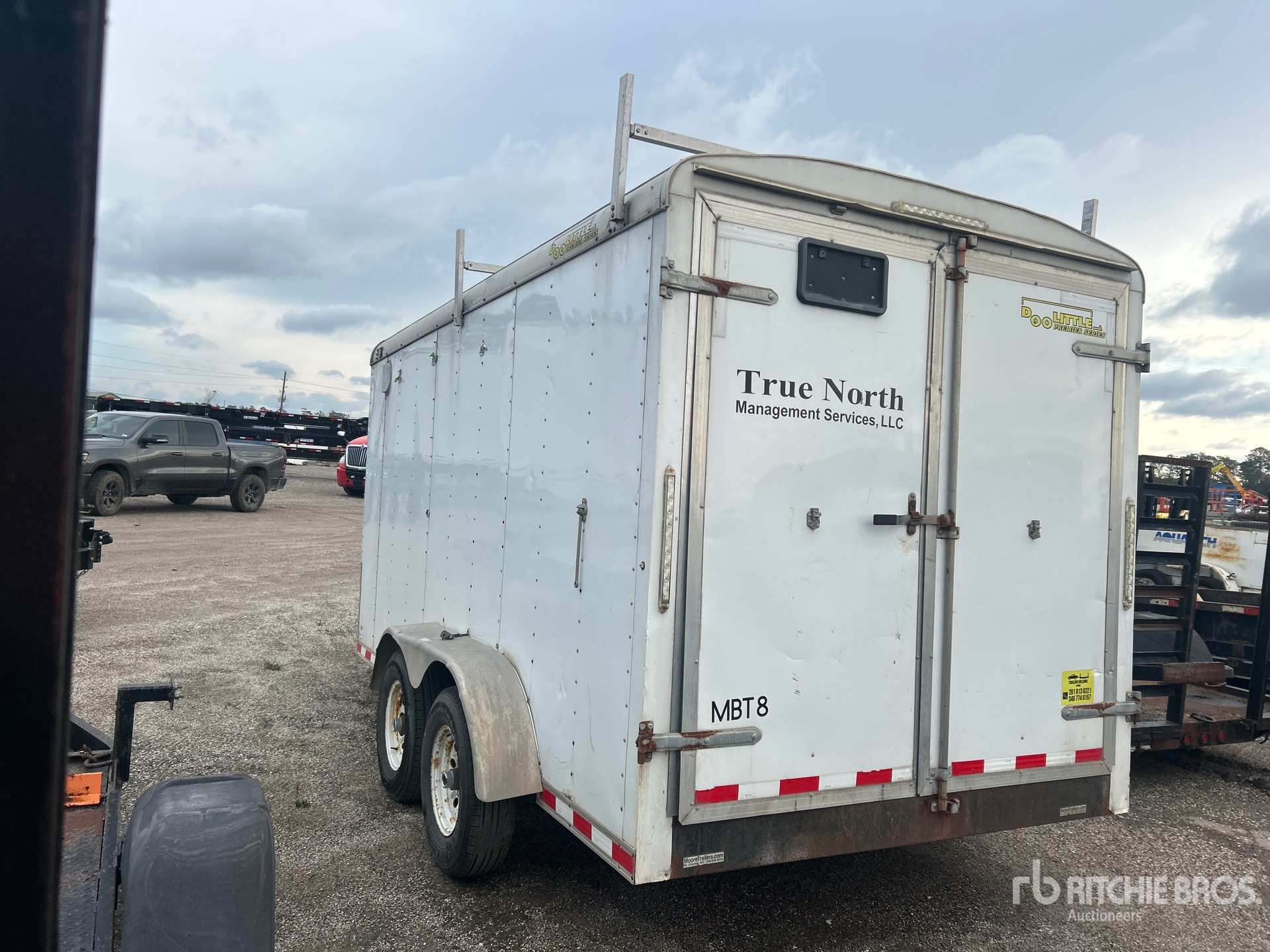 Aspect général with Image, coin arrière gauche