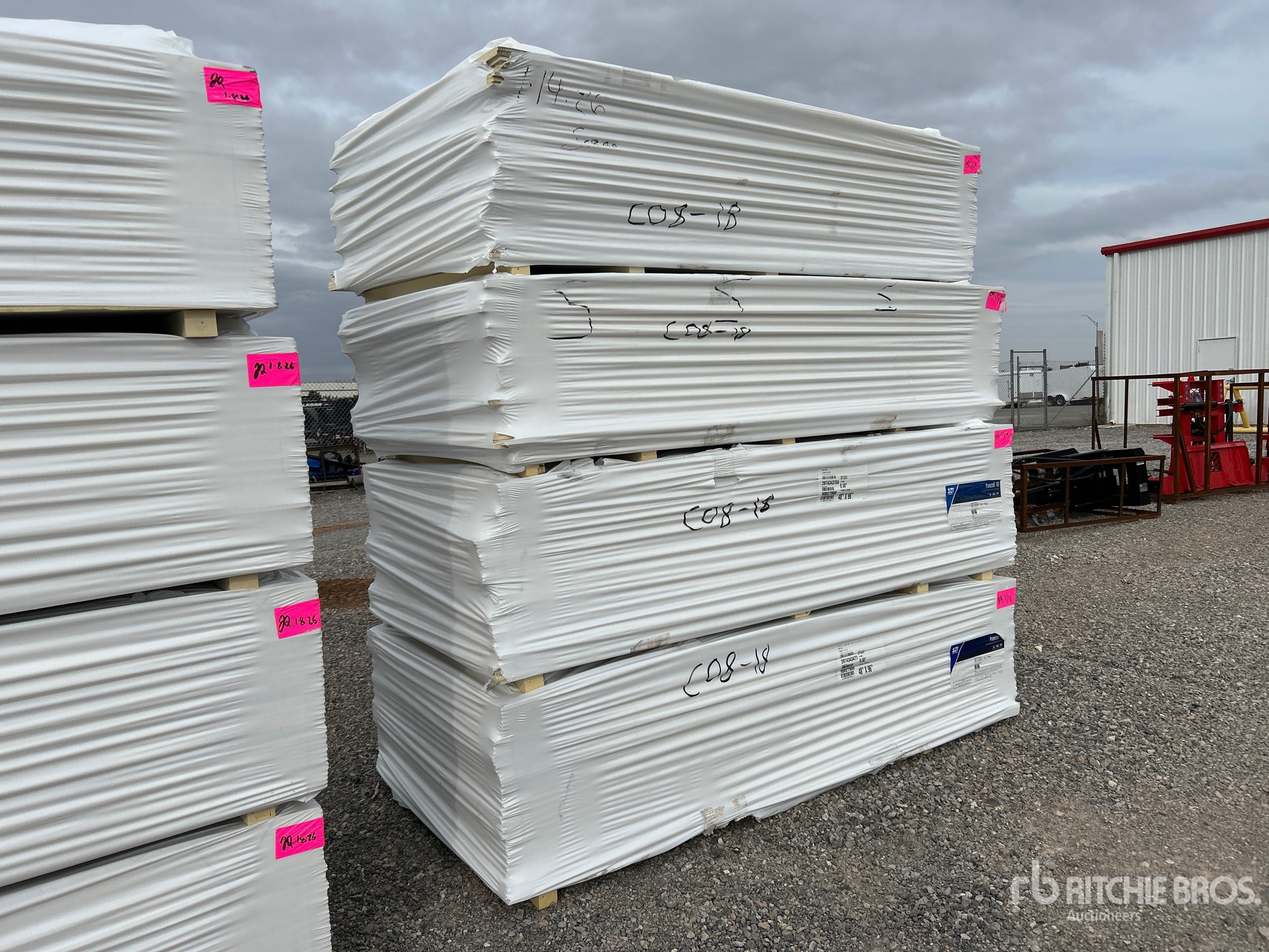 General Appearance with Bild, Ecke vorne links