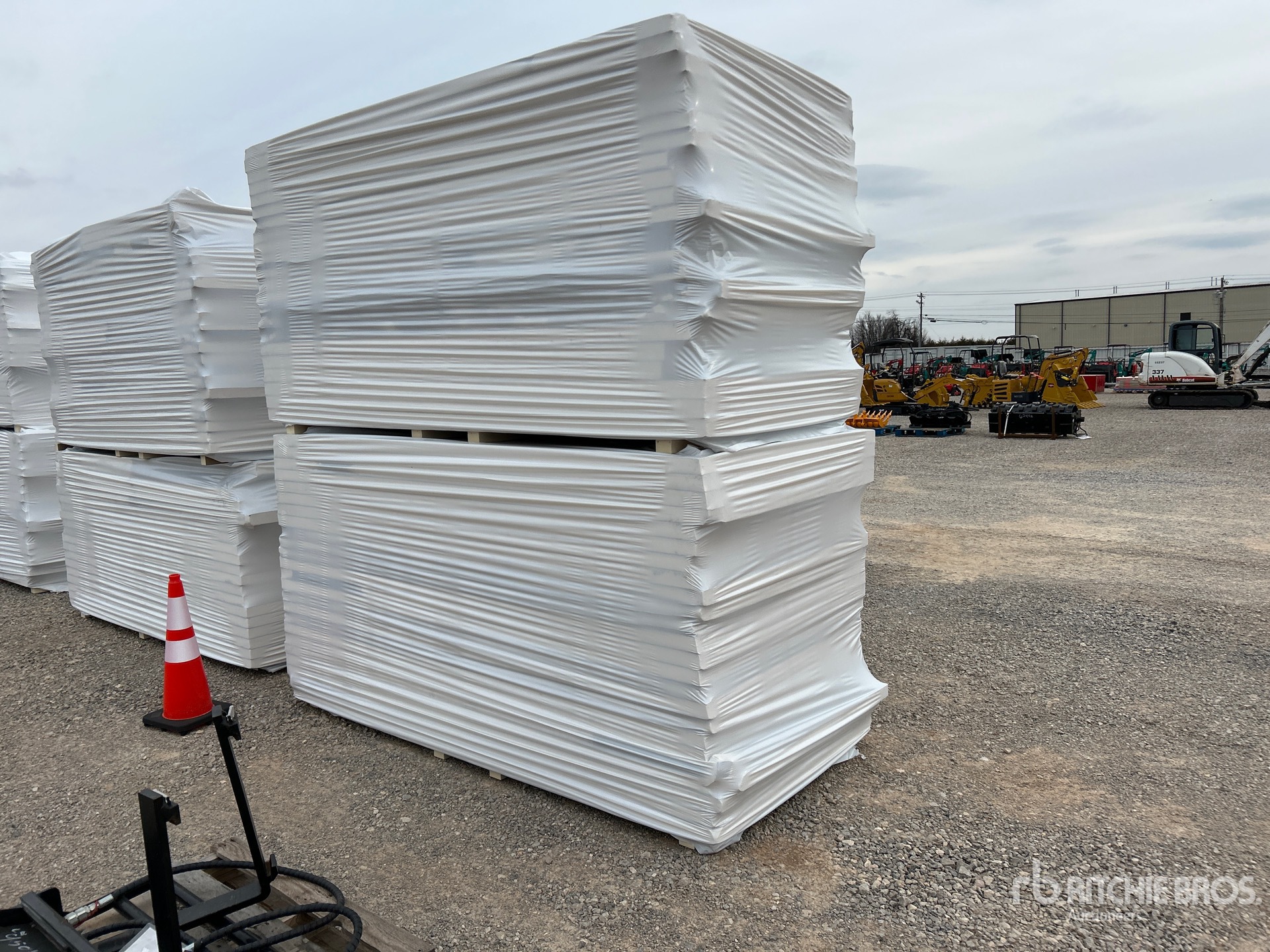 General Appearance with Bild, Ecke vorne rechts