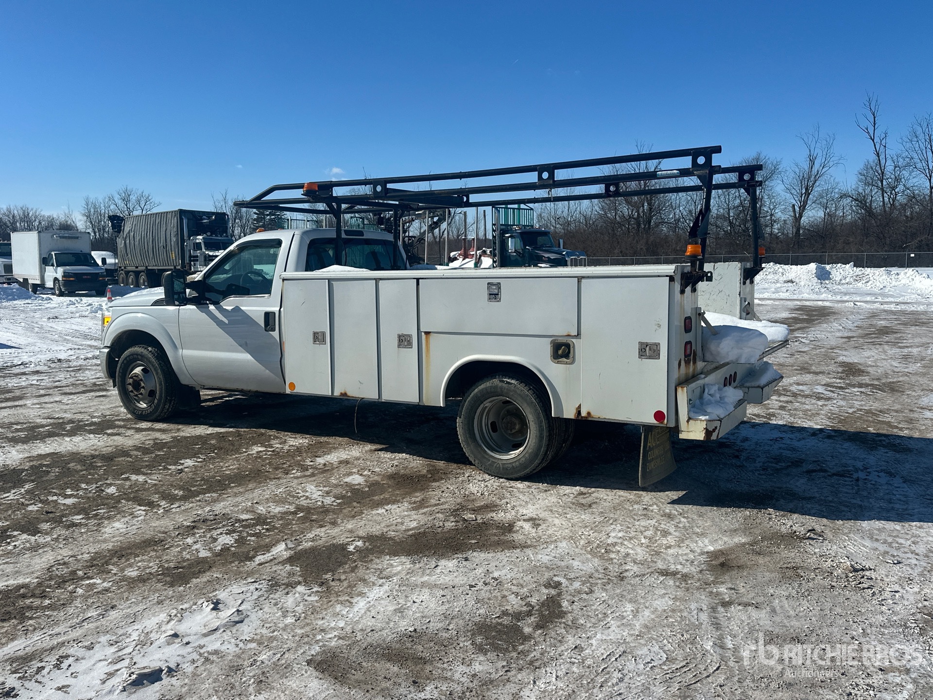 General Appearance with Foto, angolo posteriore sinistro