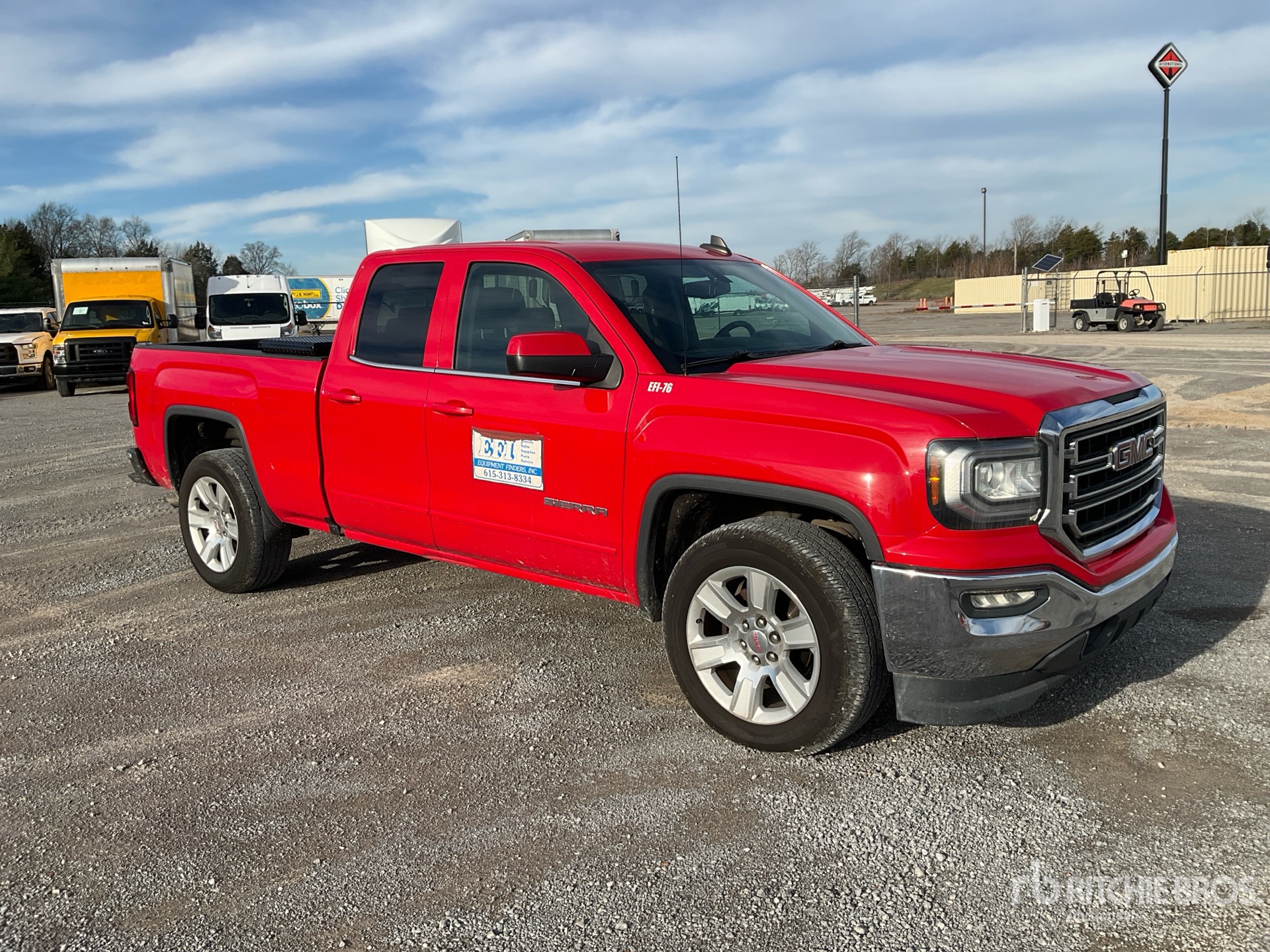 General Appearance with Bild, Ecke vorne rechts