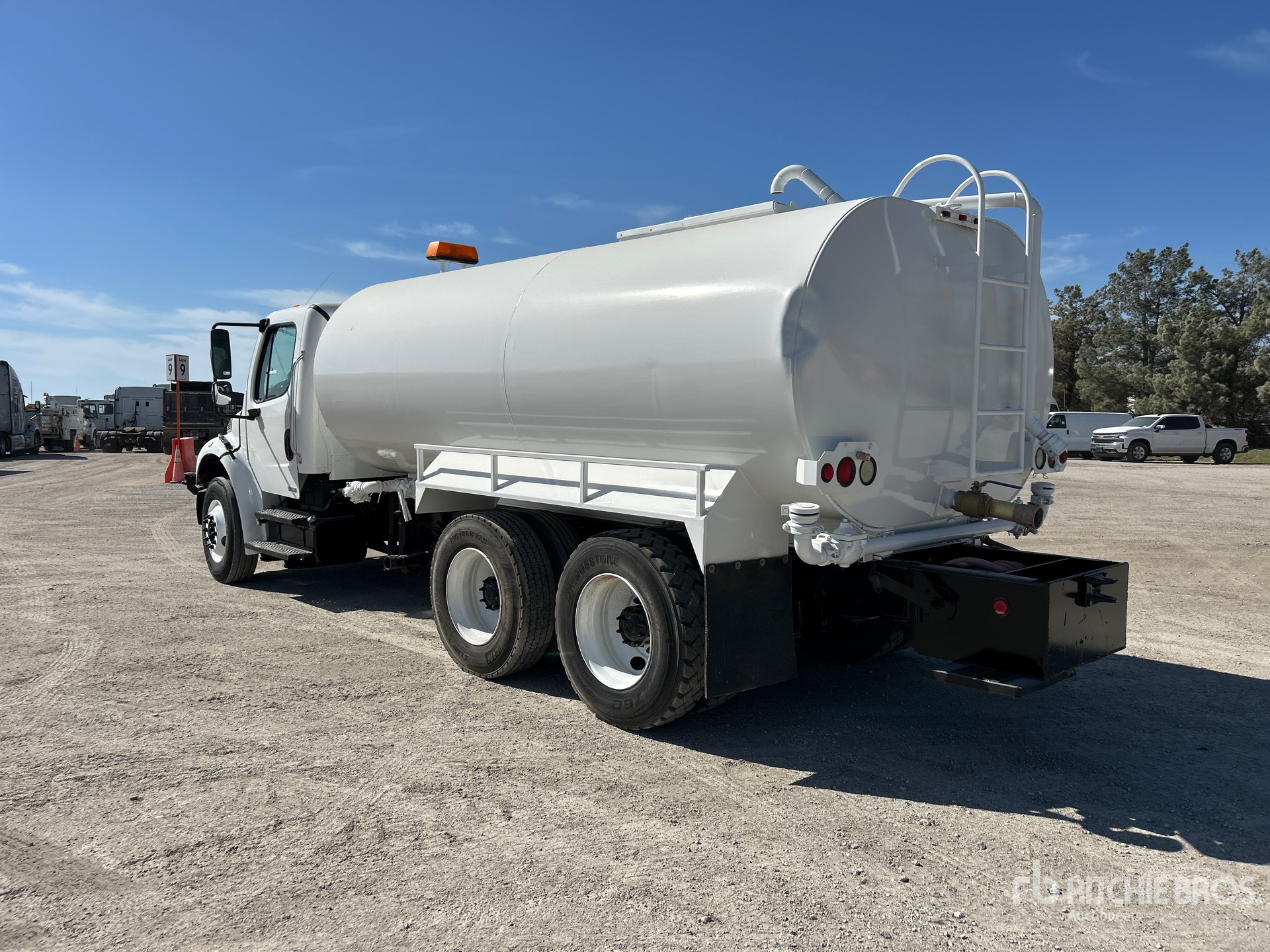 General Appearance with Imagen: esquina trasera izquierda