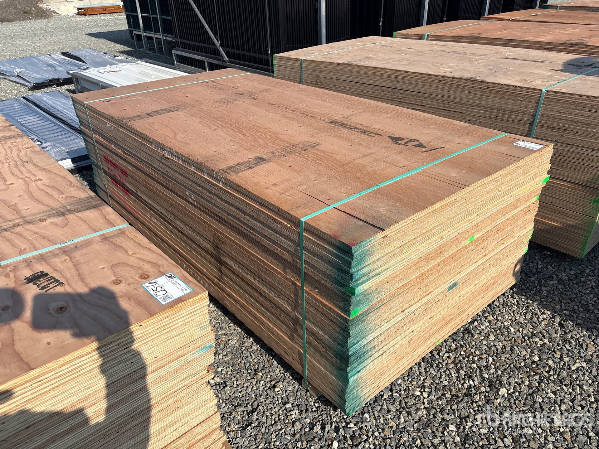 General Appearance with Bild, Ecke vorne links