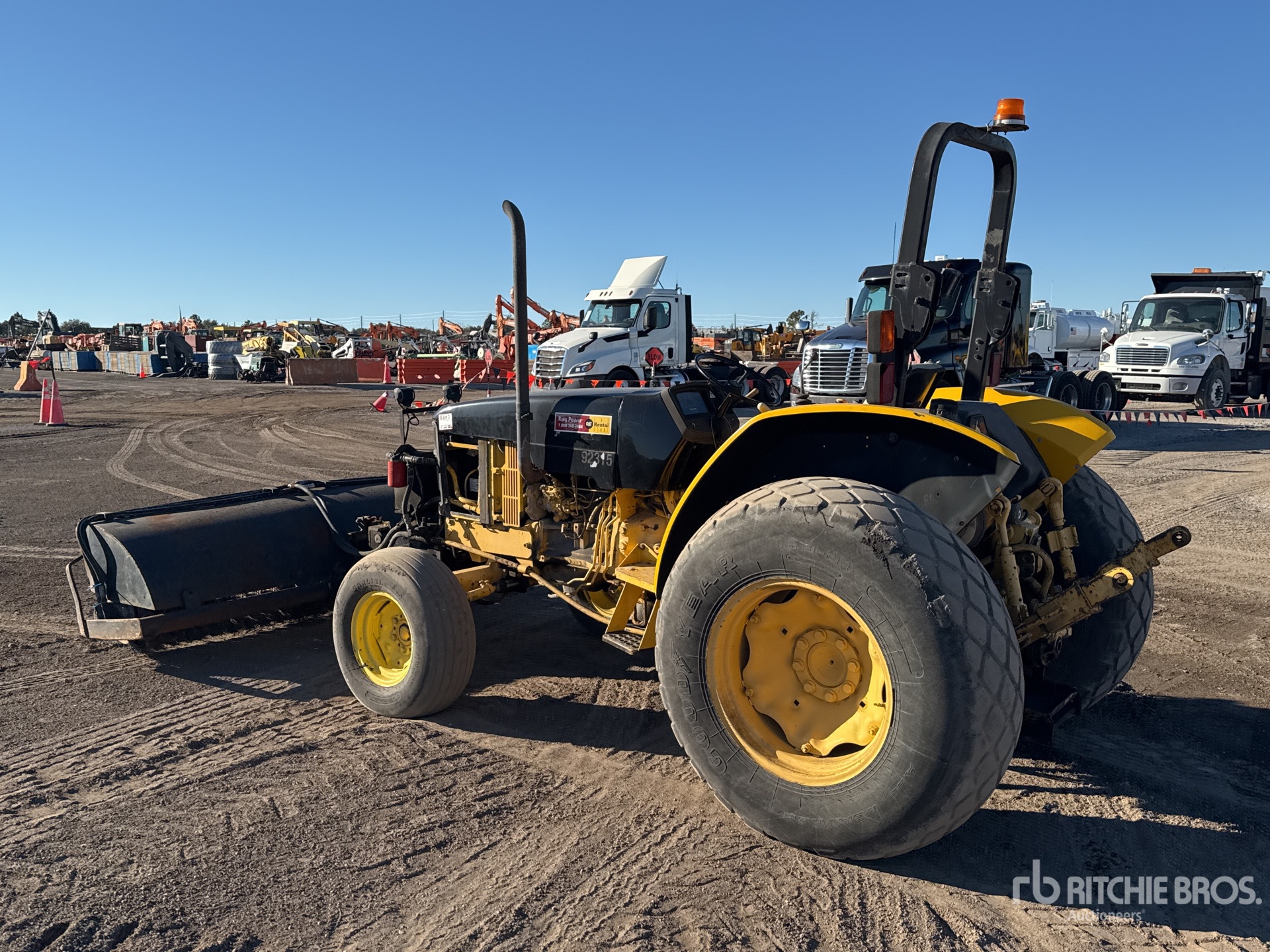 General Appearance with Bild, Ecke hinten links