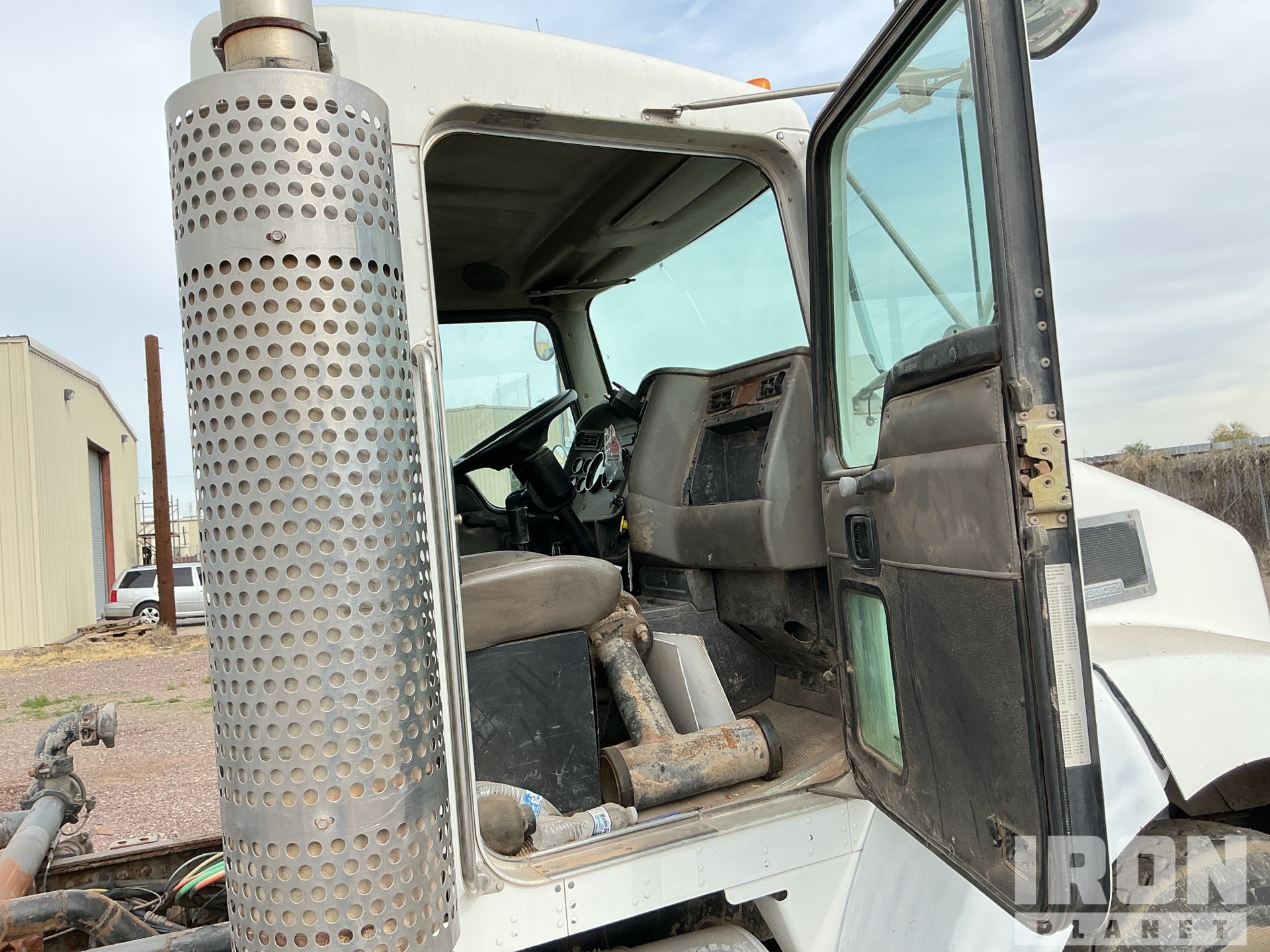 2007 Kenworth T300