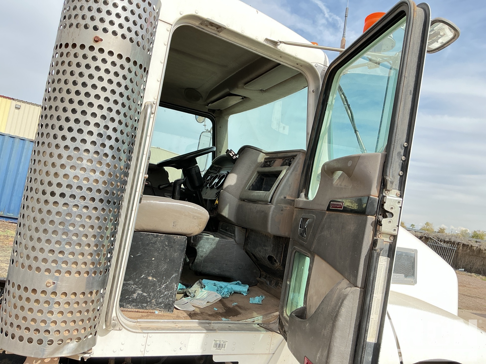 2007 Kenworth T300