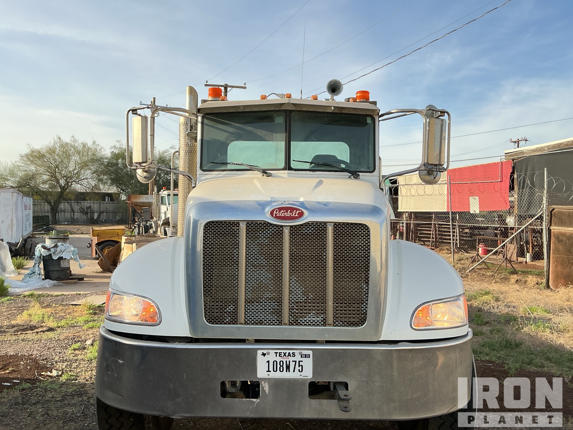 2014 Peterbilt 348