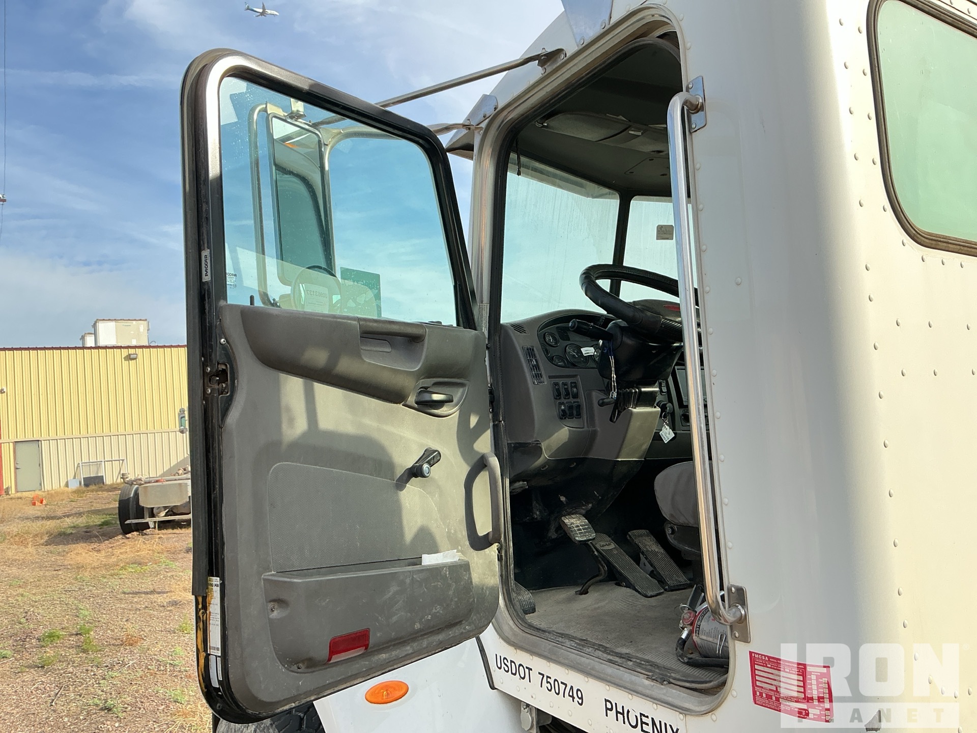 2014 Peterbilt 348