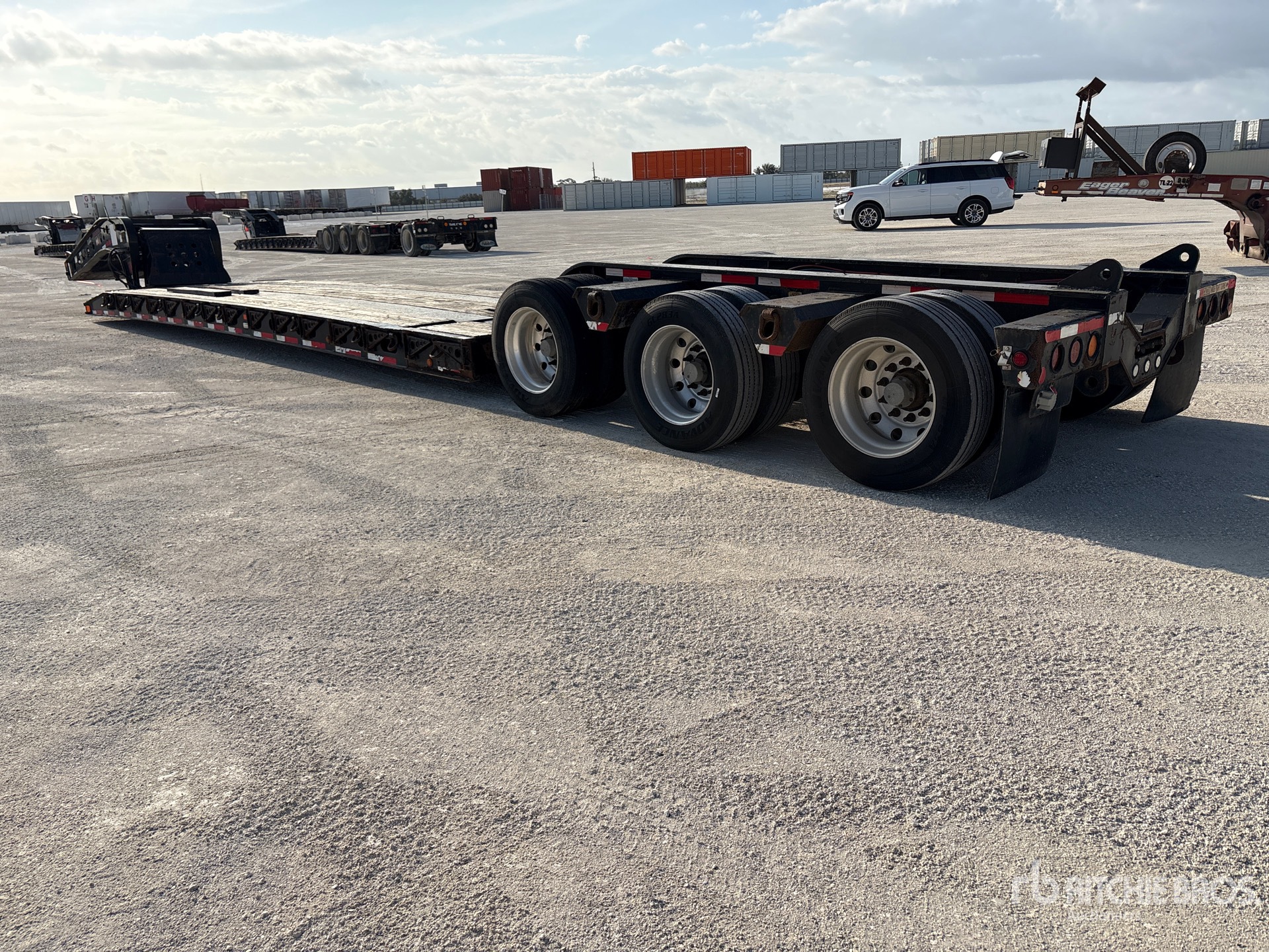 General Appearance with Bild, Ecke hinten links