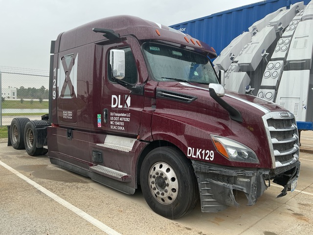 2021 Freightliner Cascadia 126 6x4 T/A Sleeper Truck Tractor (Inoperable)