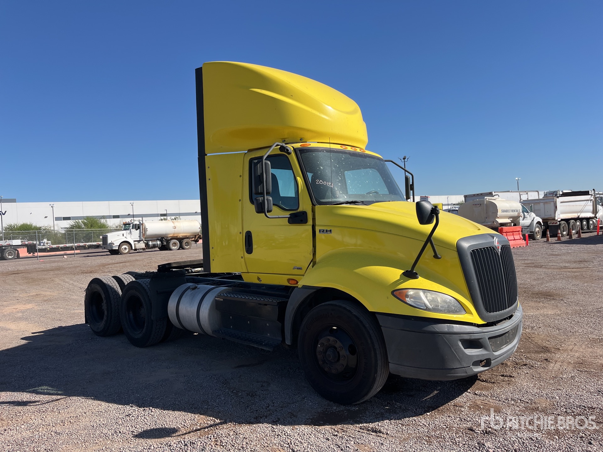 General Appearance with Picture, Right Front Corner