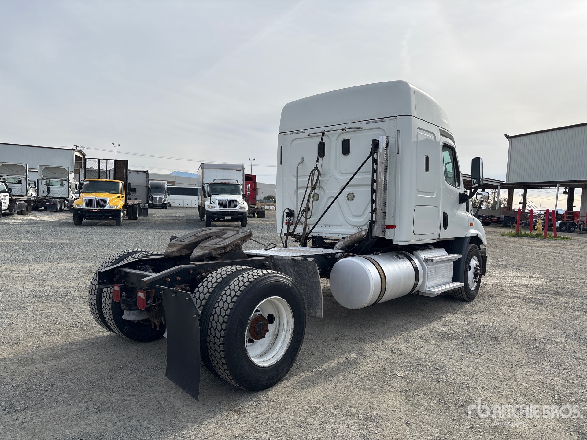 Aspect général with Image, coin arrière droit