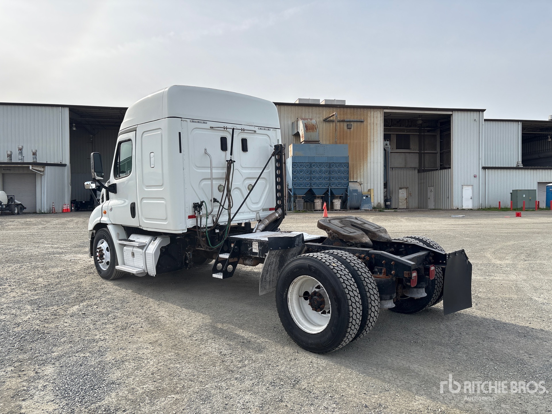 Aspect général with Image, coin arrière gauche