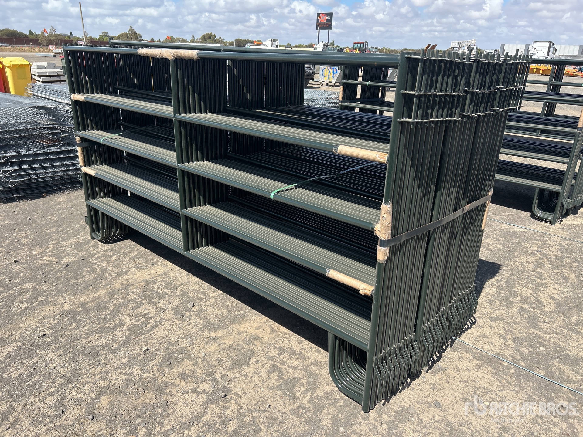 General Appearance with Bild, Ecke vorne links