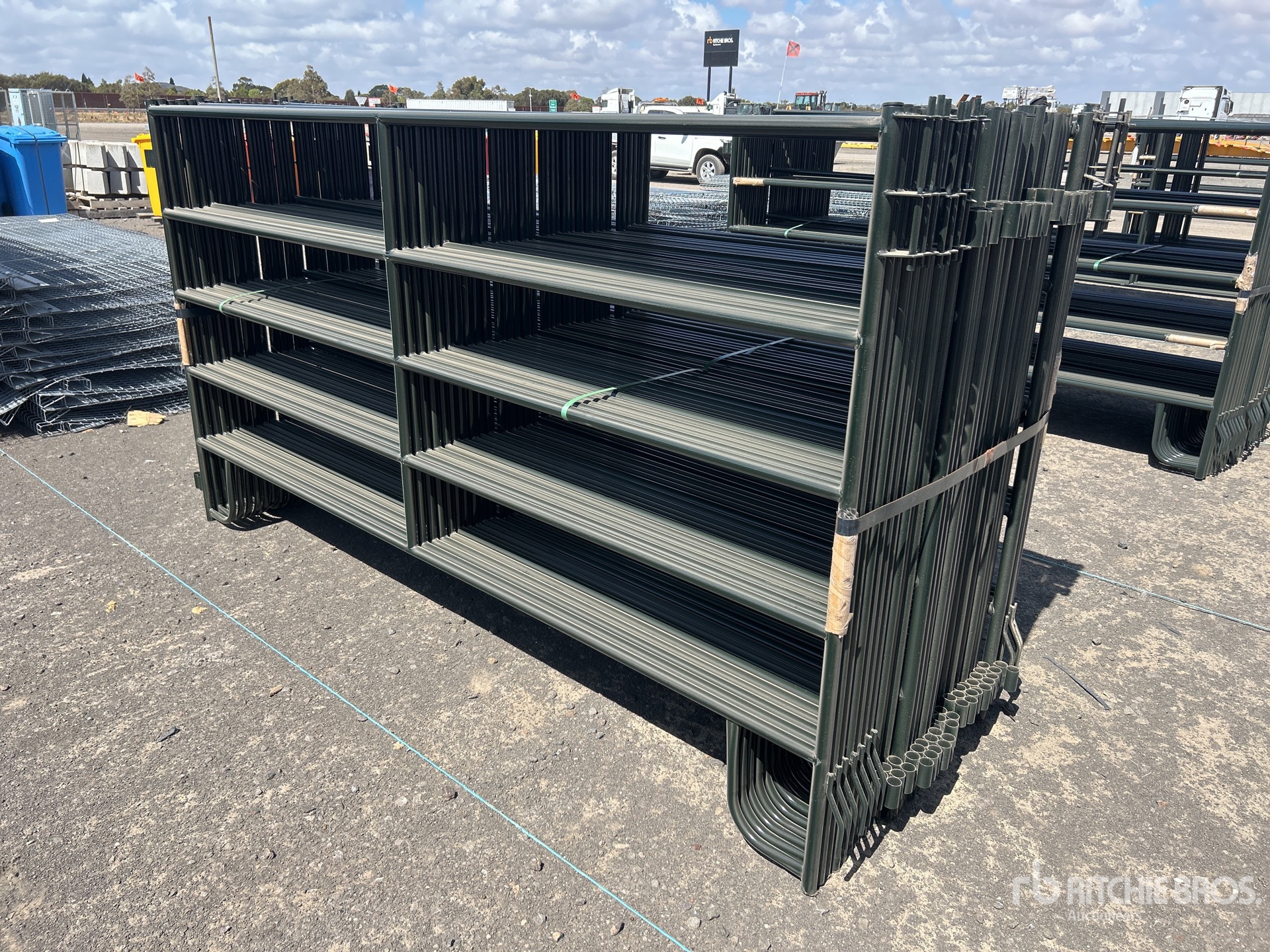 General Appearance with Bild, Ecke vorne links