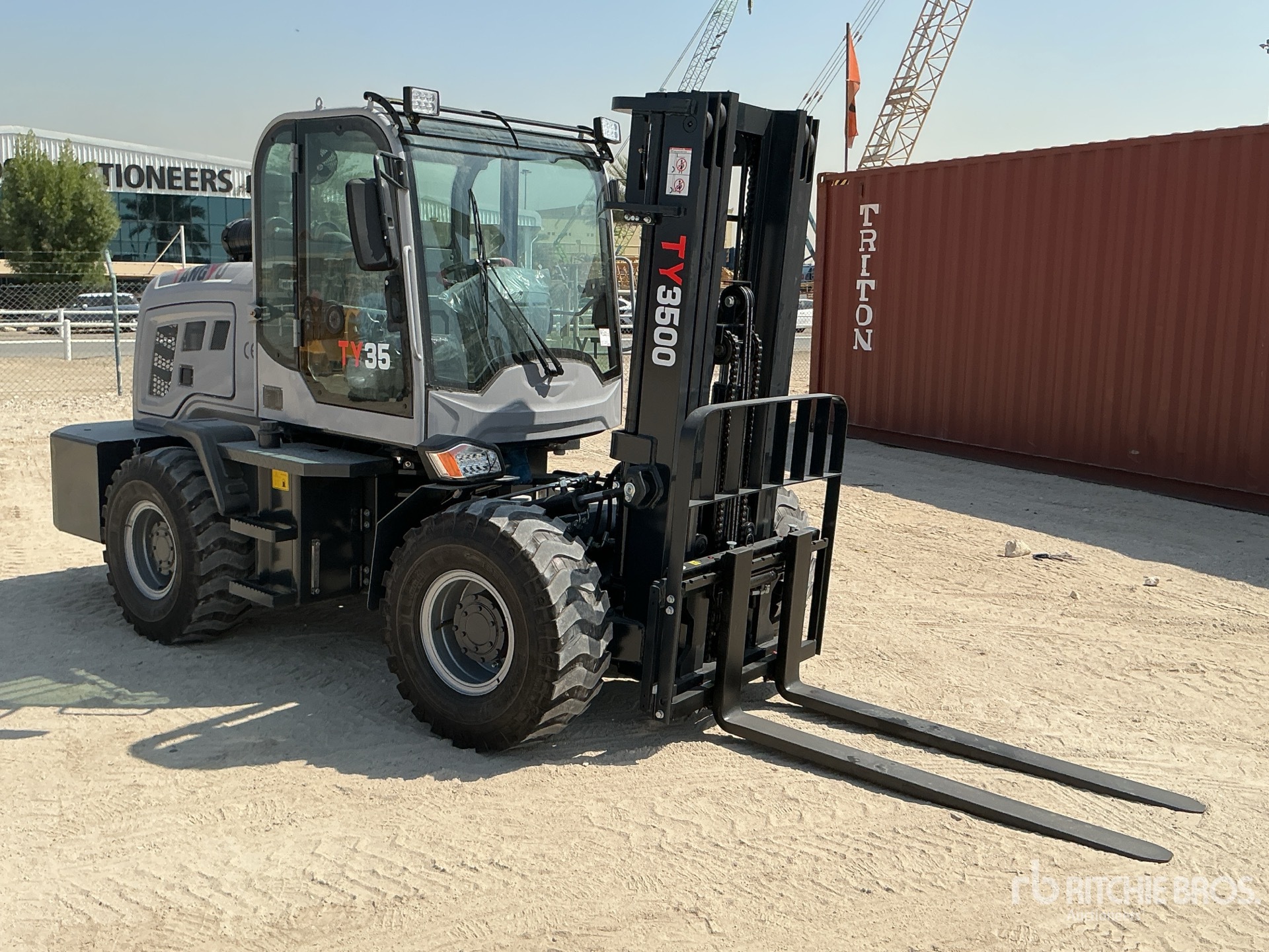 General Appearance with Picture, Right Front Corner