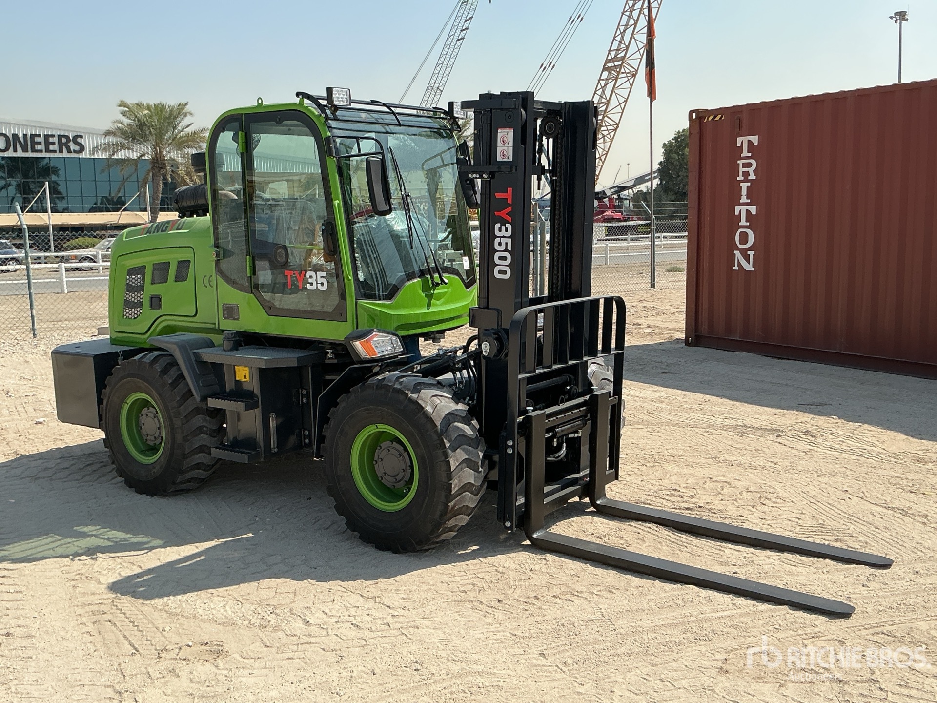 General Appearance with Picture, Right Front Corner