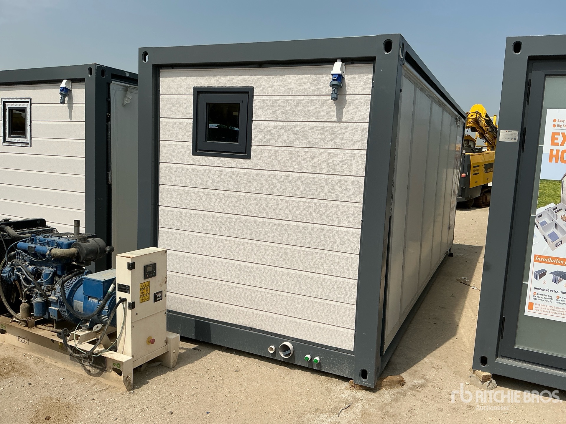 General Appearance with Foto, angolo anteriore sinistro