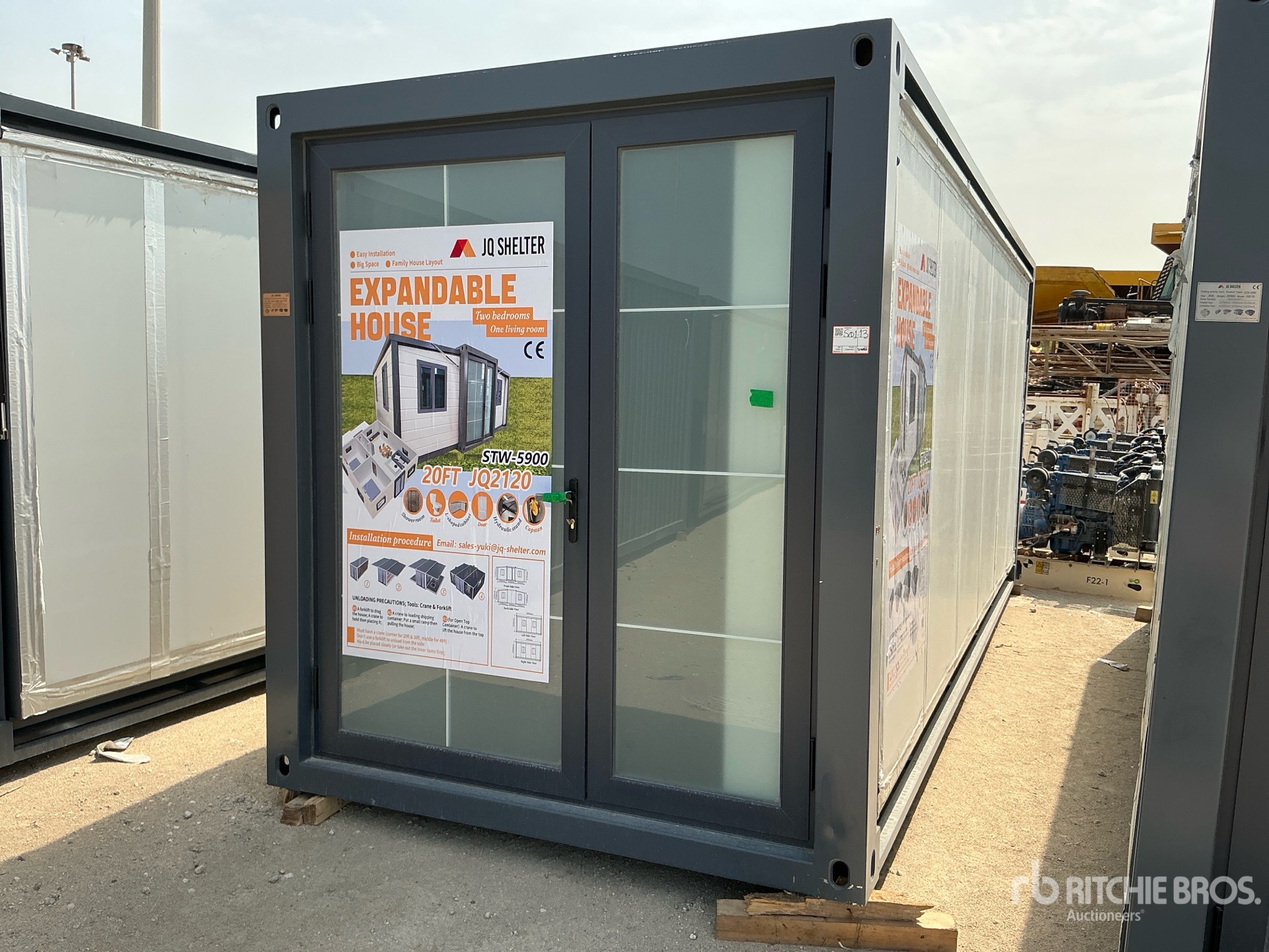 General Appearance with Foto, angolo anteriore sinistro