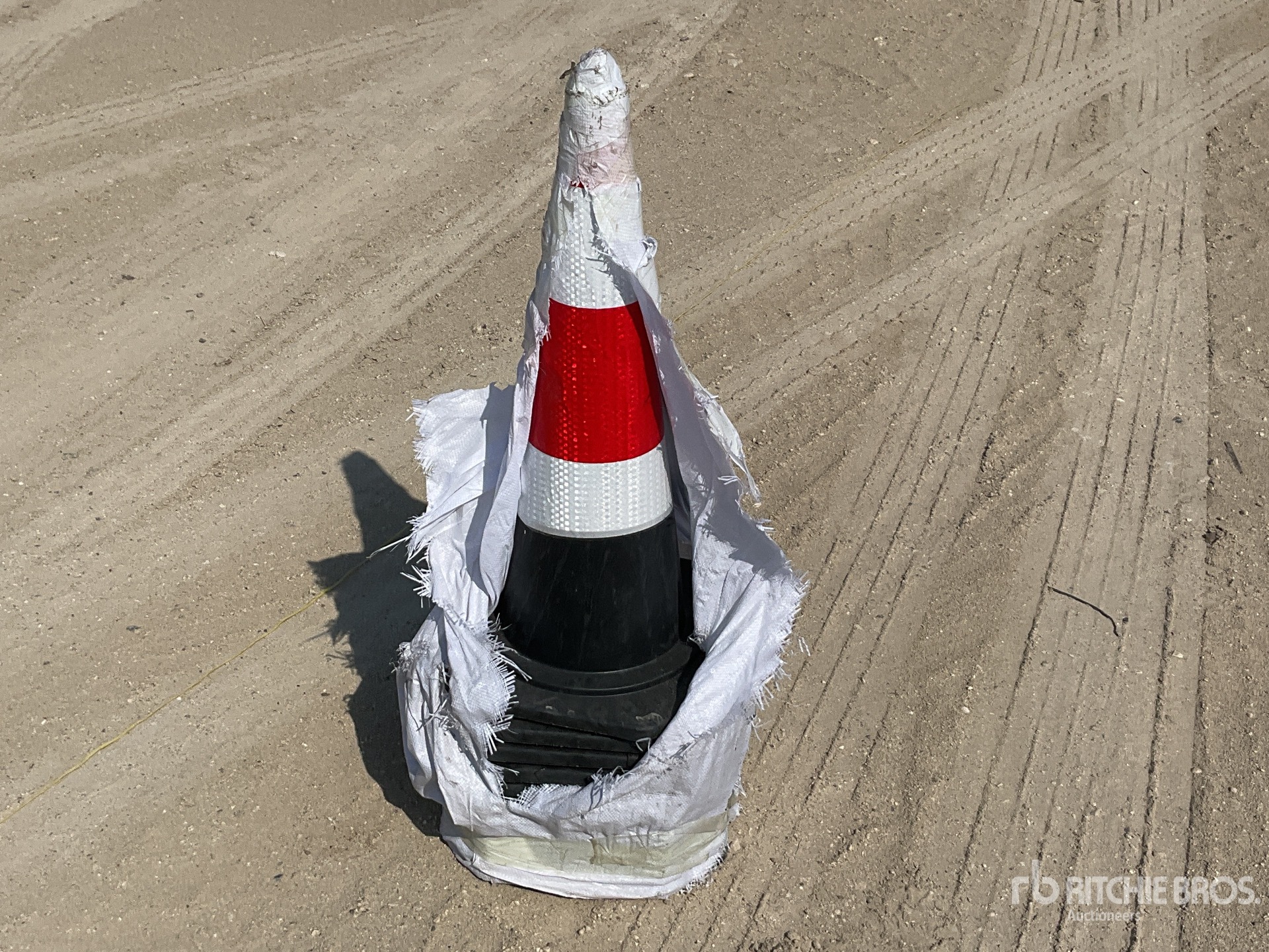 General Appearance with Image, coin avant gauche