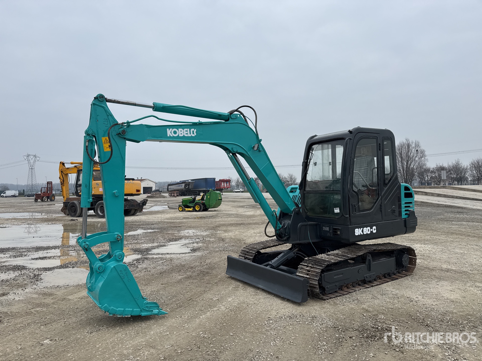 General Appearance with Picture, Left Front Corner