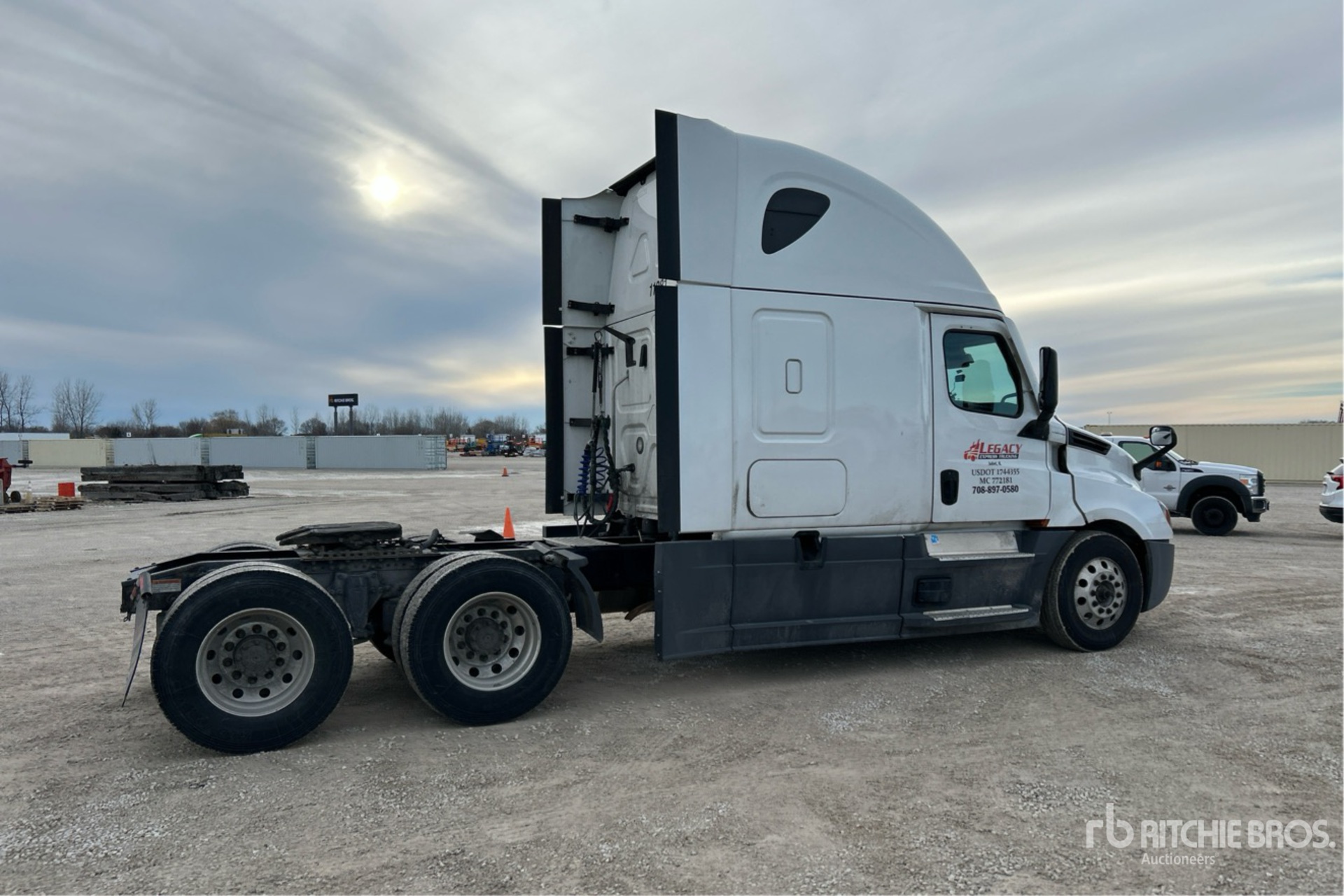 General Appearance with Picture, Right Rear Corner