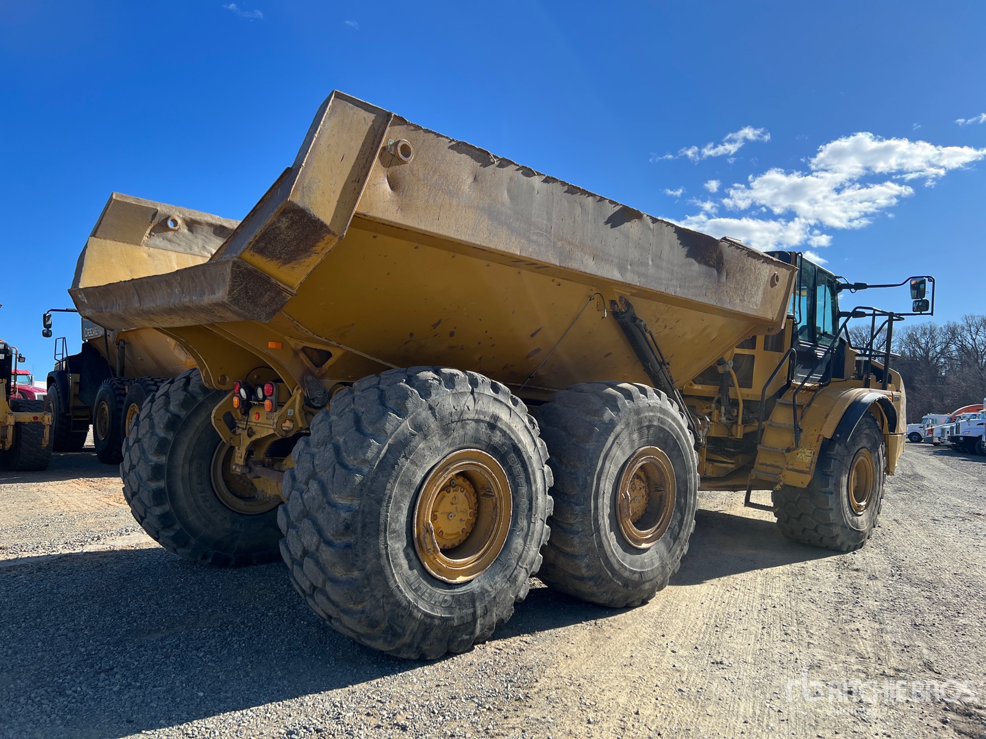 General Appearance with Bild, Ecke hinten rechts