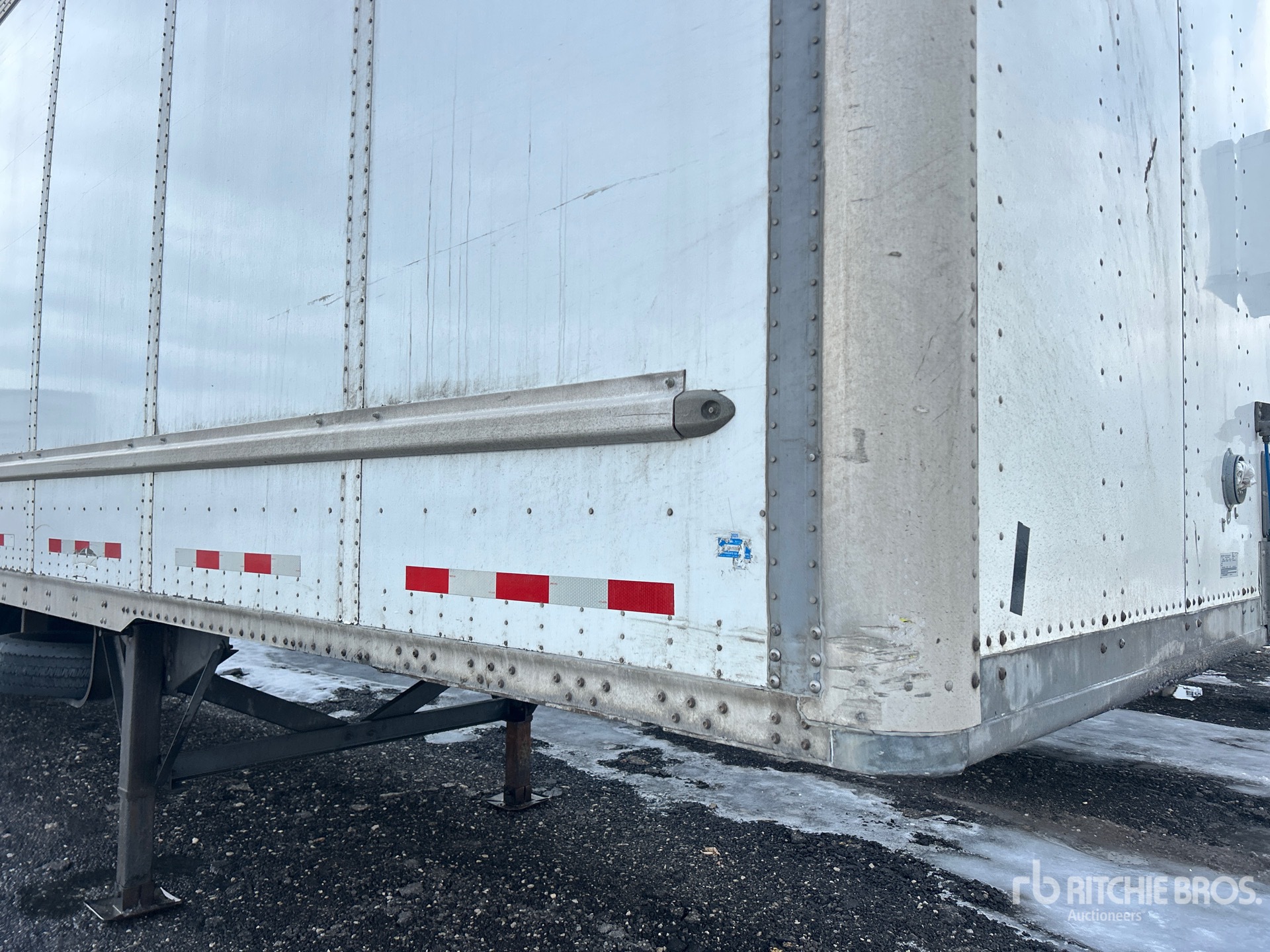 2015 Vanguard 53 ft x 102 in T/A