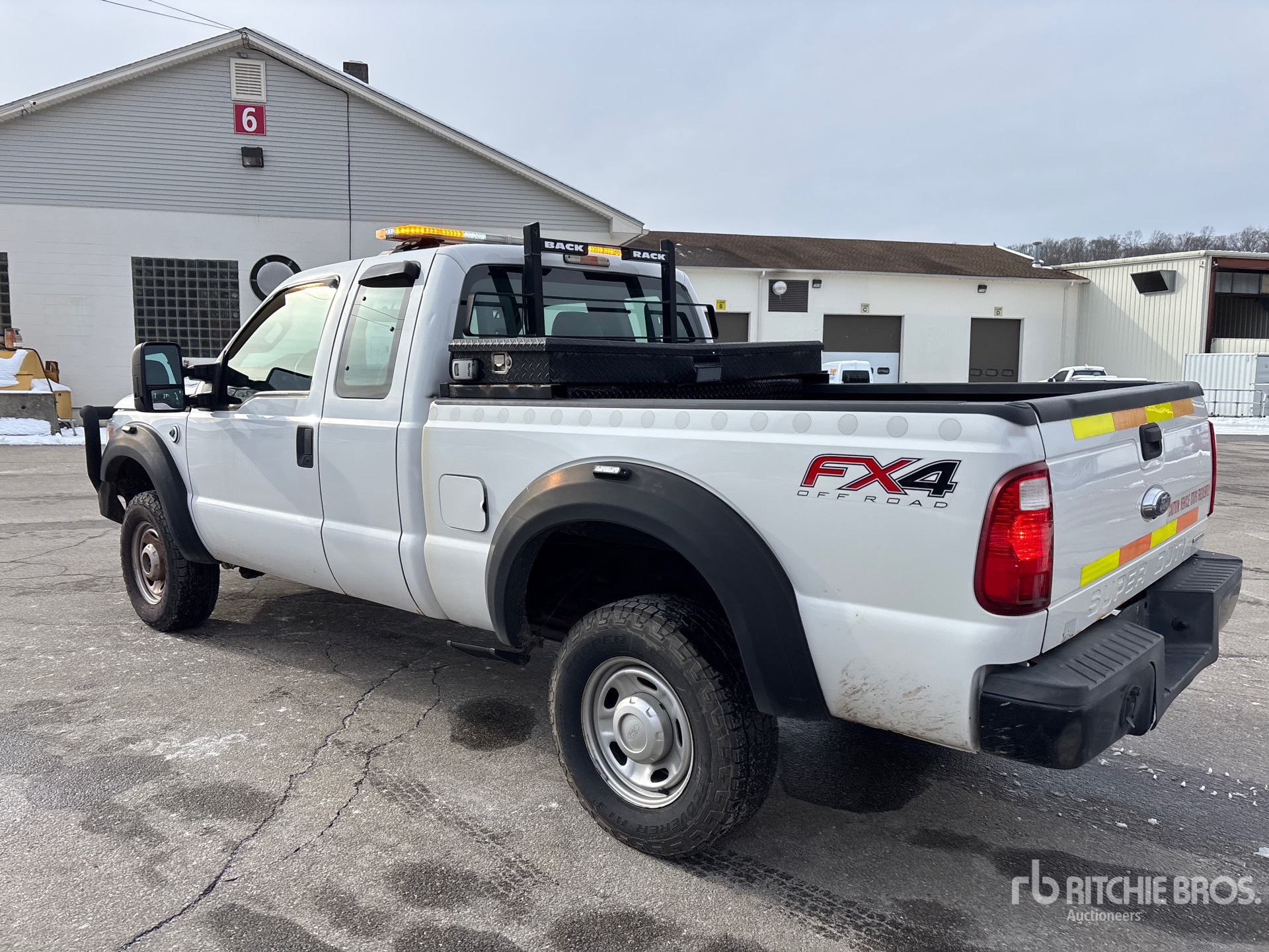 General Appearance with Imagen: esquina trasera izquierda