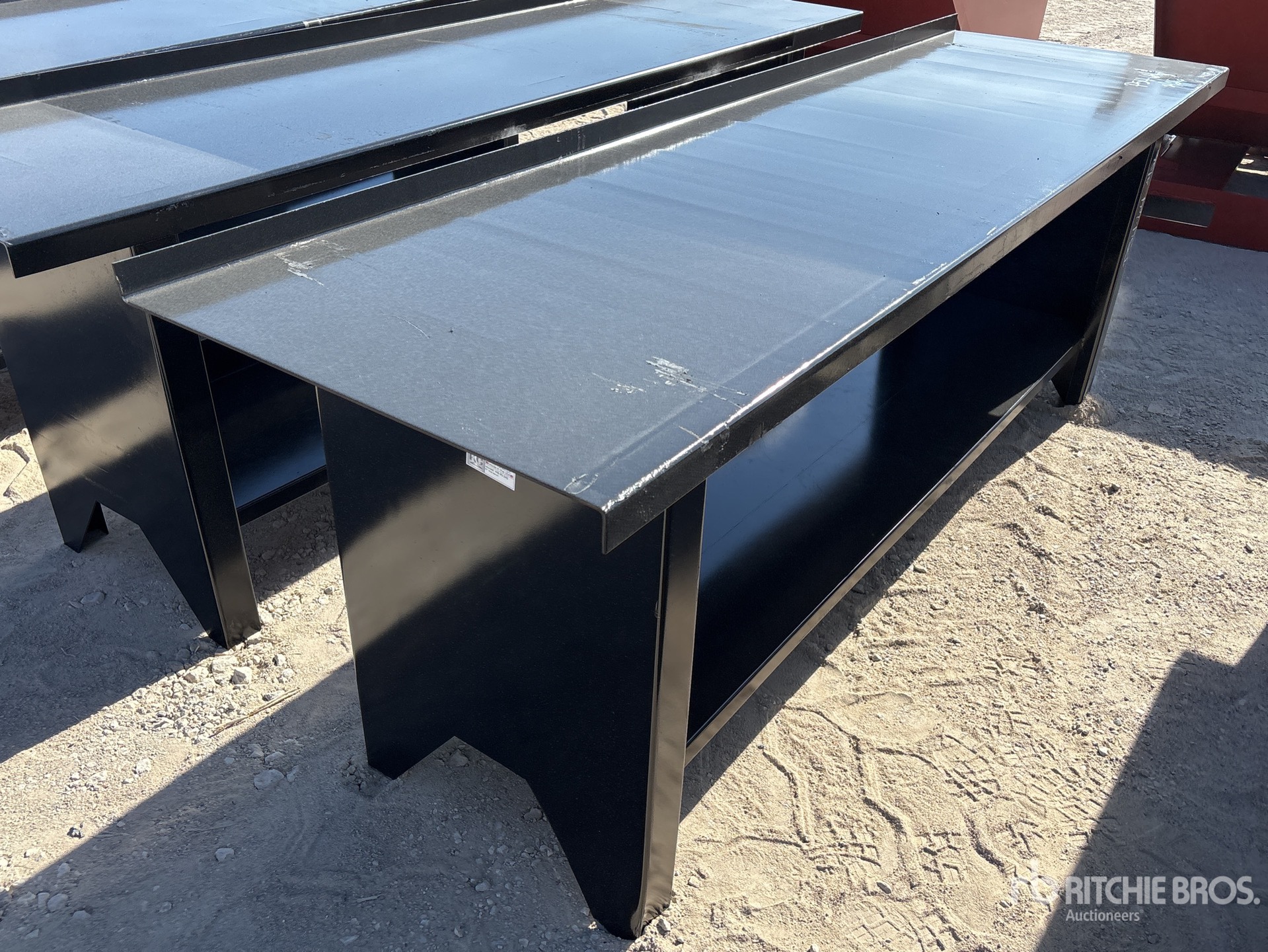 General Appearance with Bild, Ecke vorne rechts