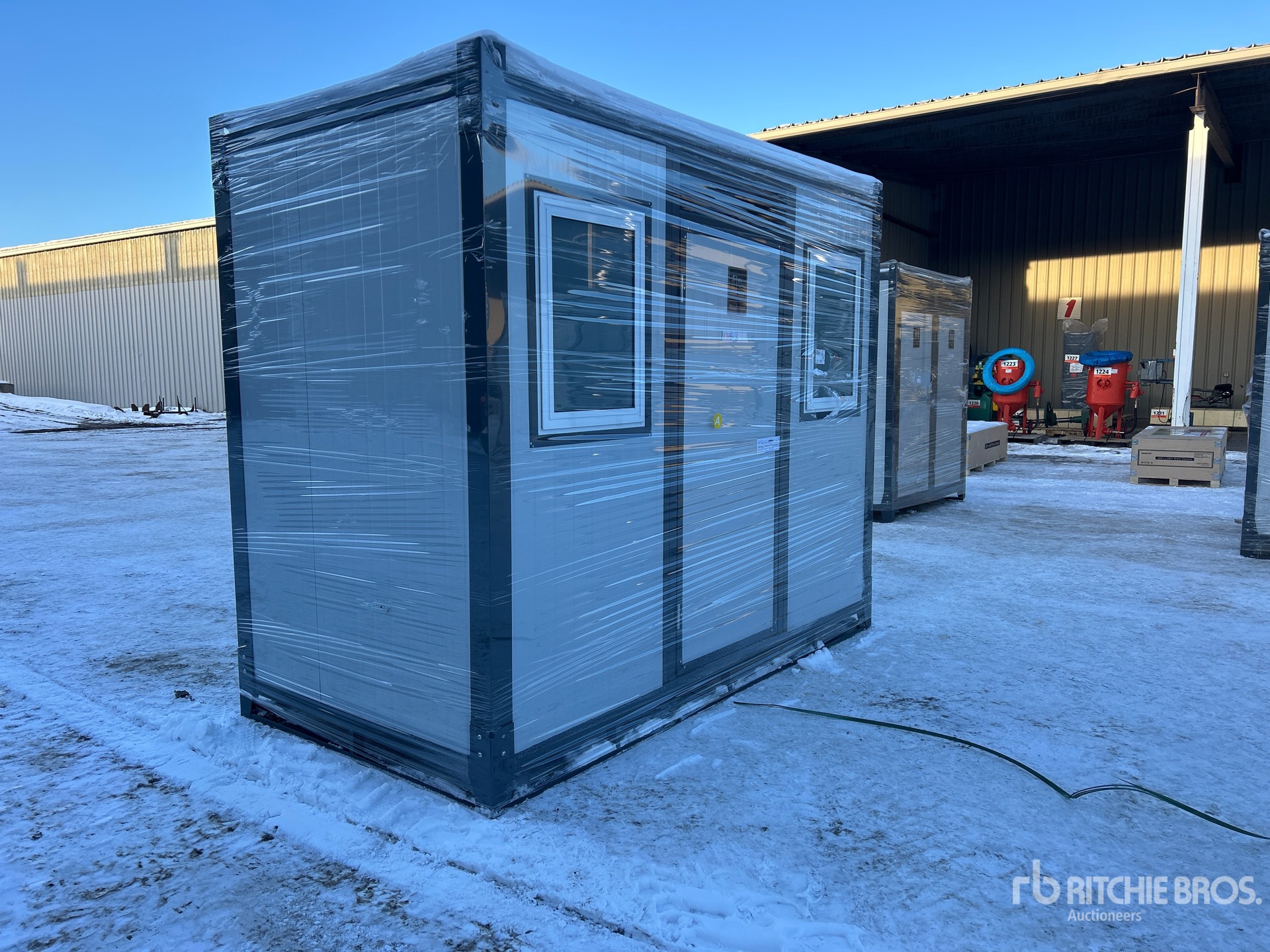 General Appearance with Picture, Right Front Corner