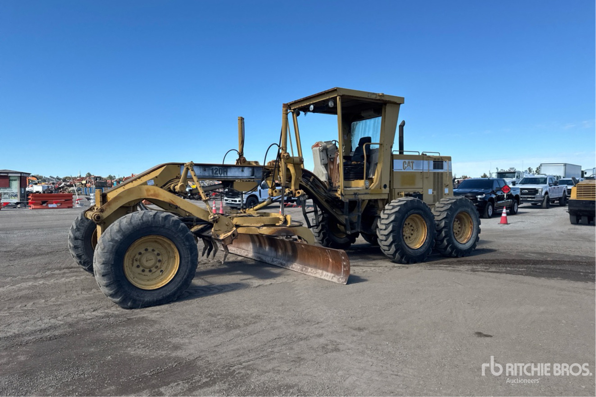 General Appearance with Picture, Left Front Corner