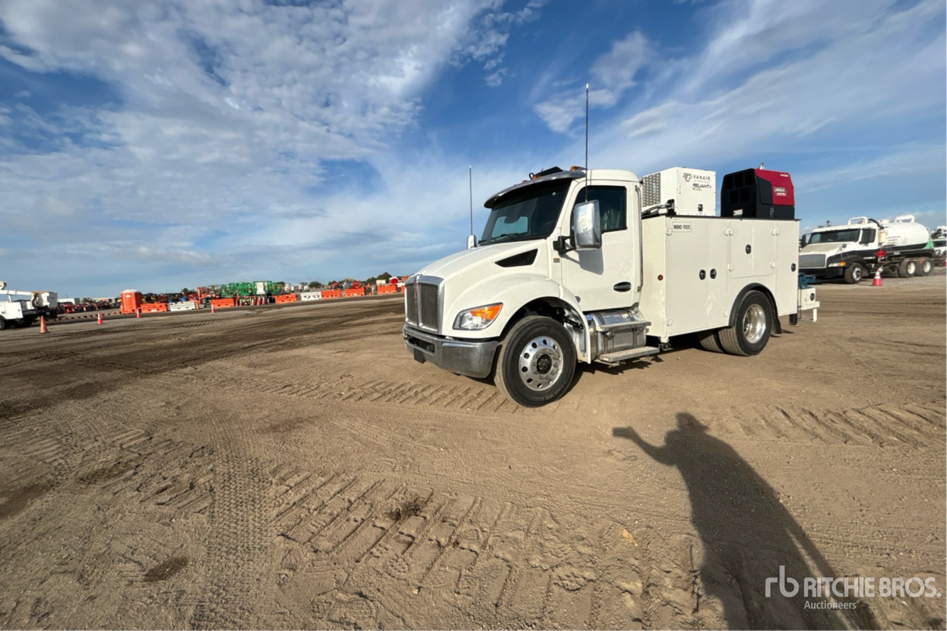 General Appearance with Picture, Left Front Corner