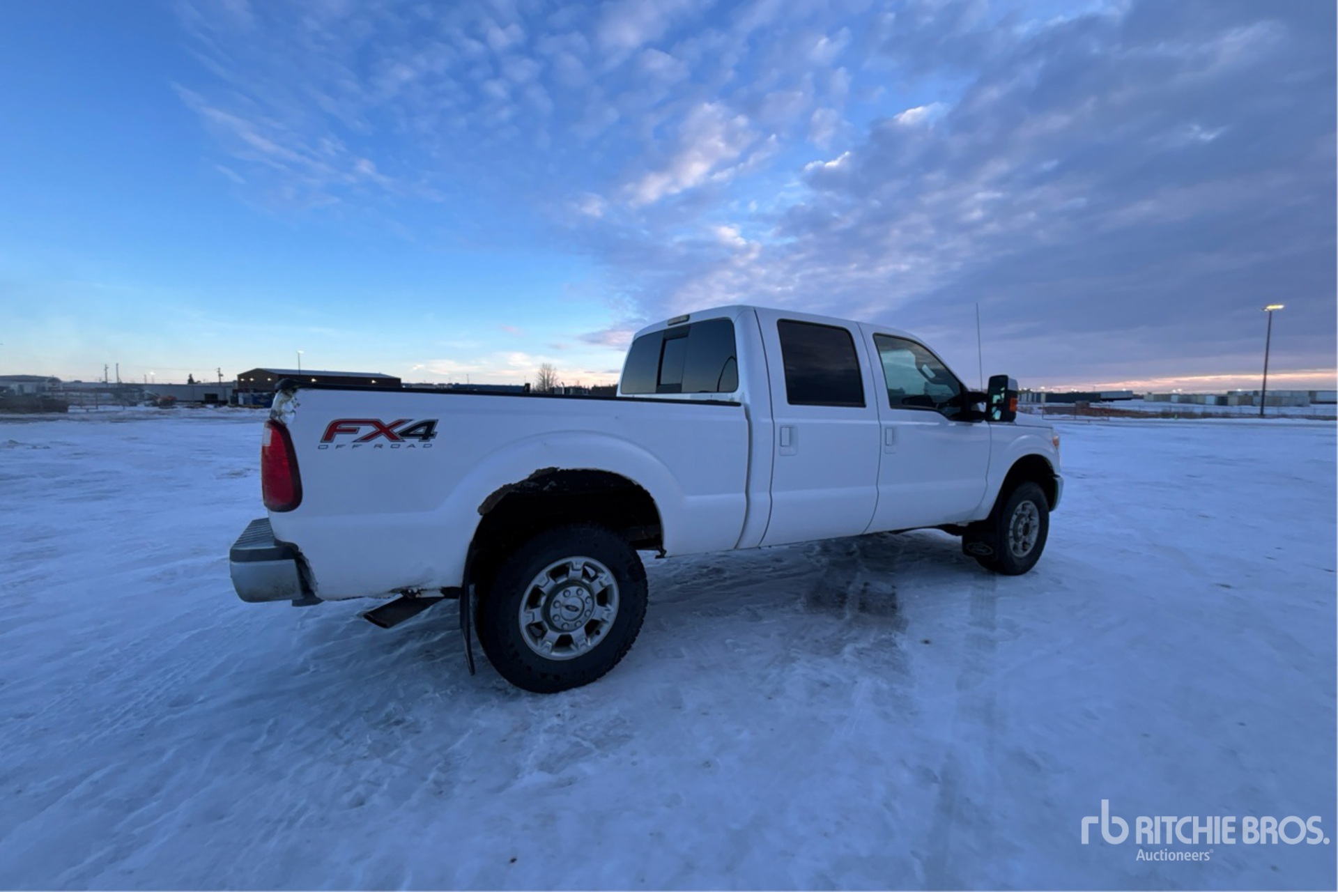 General Appearance with Imagen: esquina trasera derecha