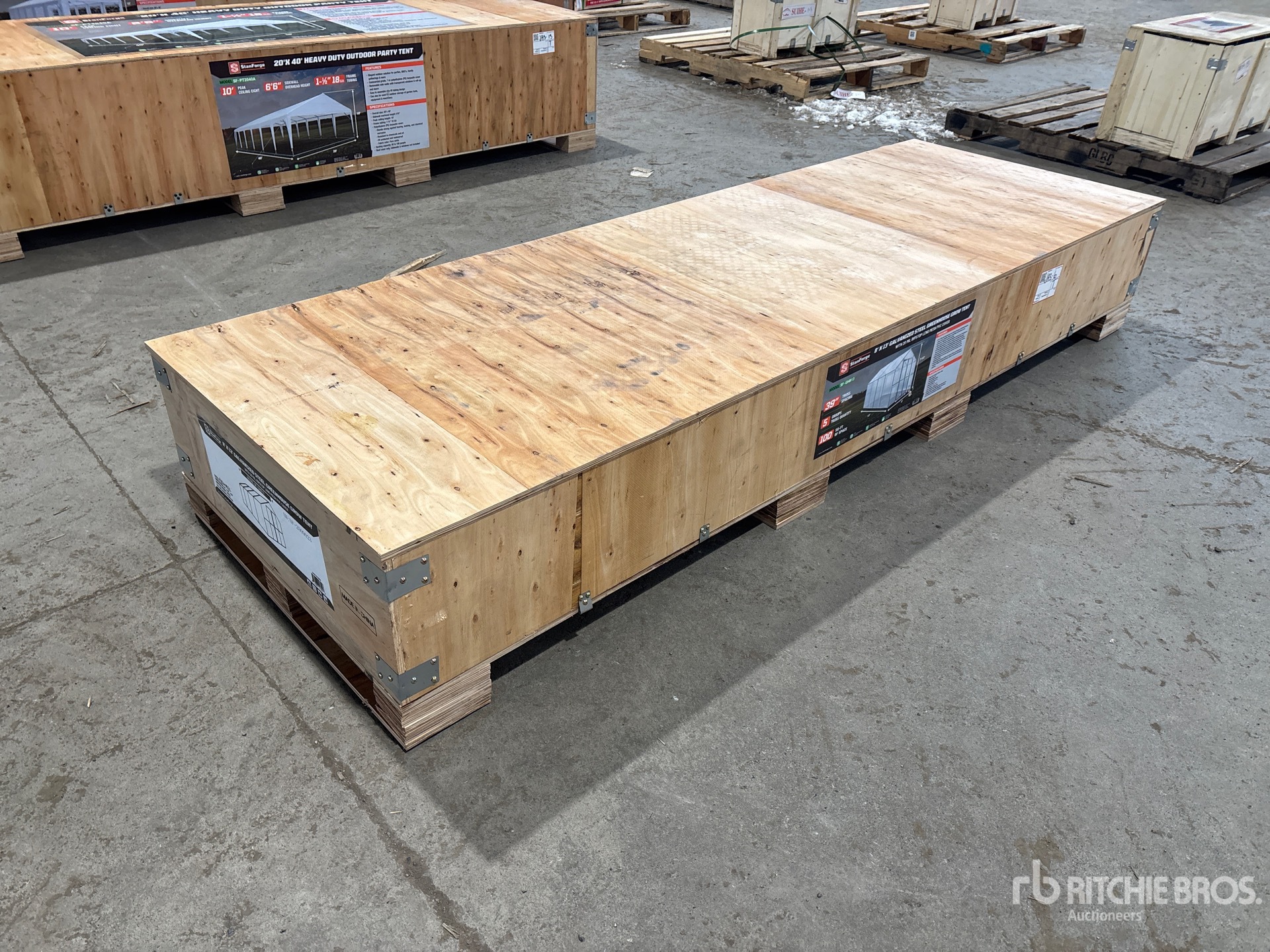 General Appearance with Bild, Ecke vorne rechts