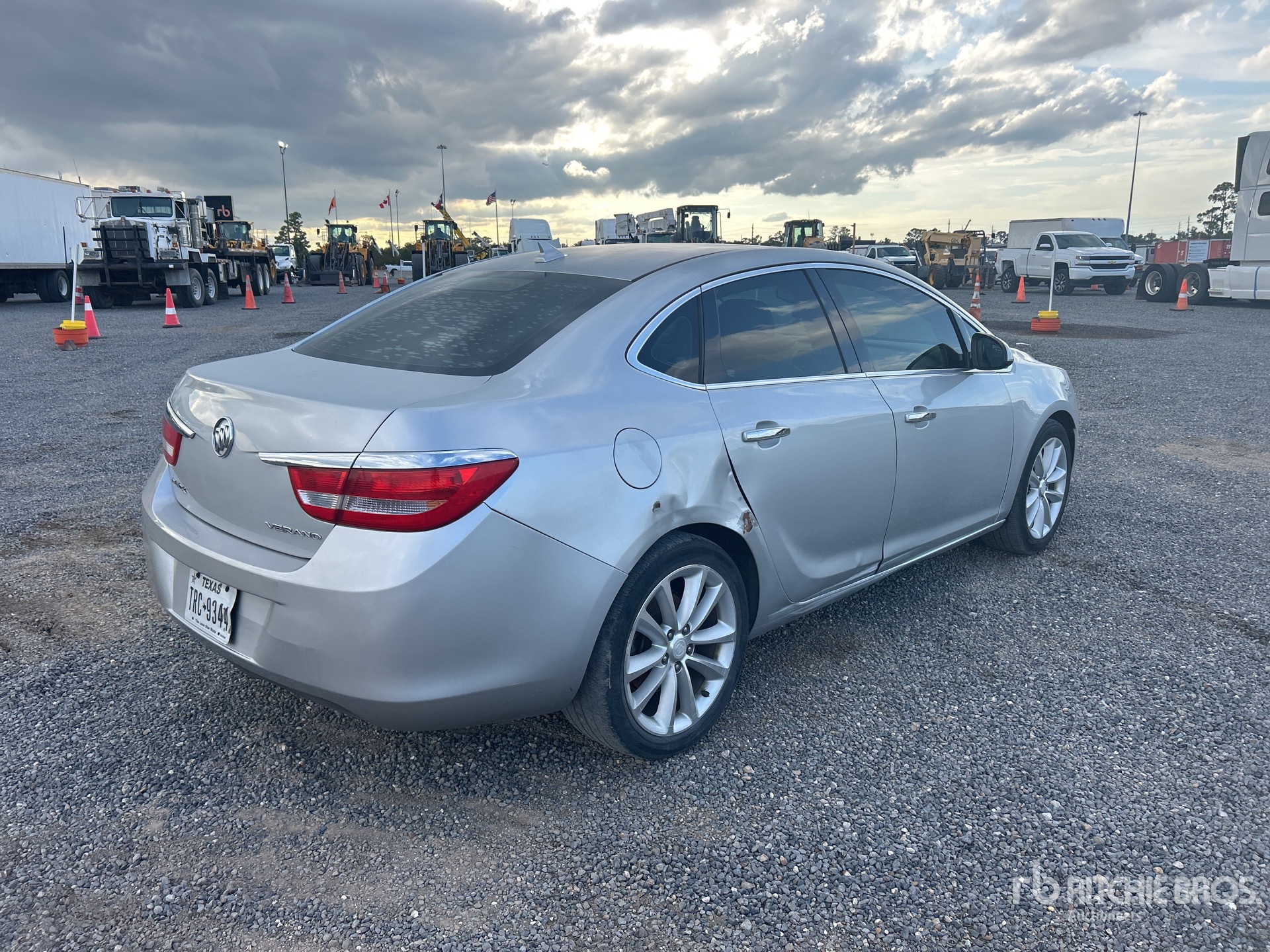 General Appearance with Picture, Right Rear Corner