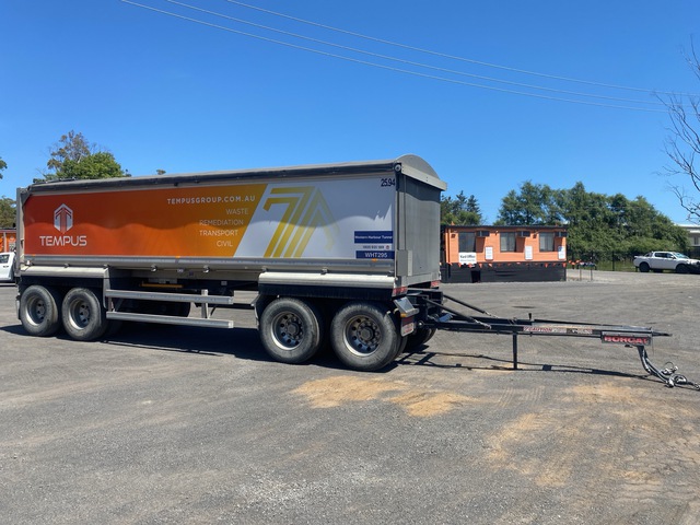 2024 Borcat 8 m Quad Dog Tipping Trailer