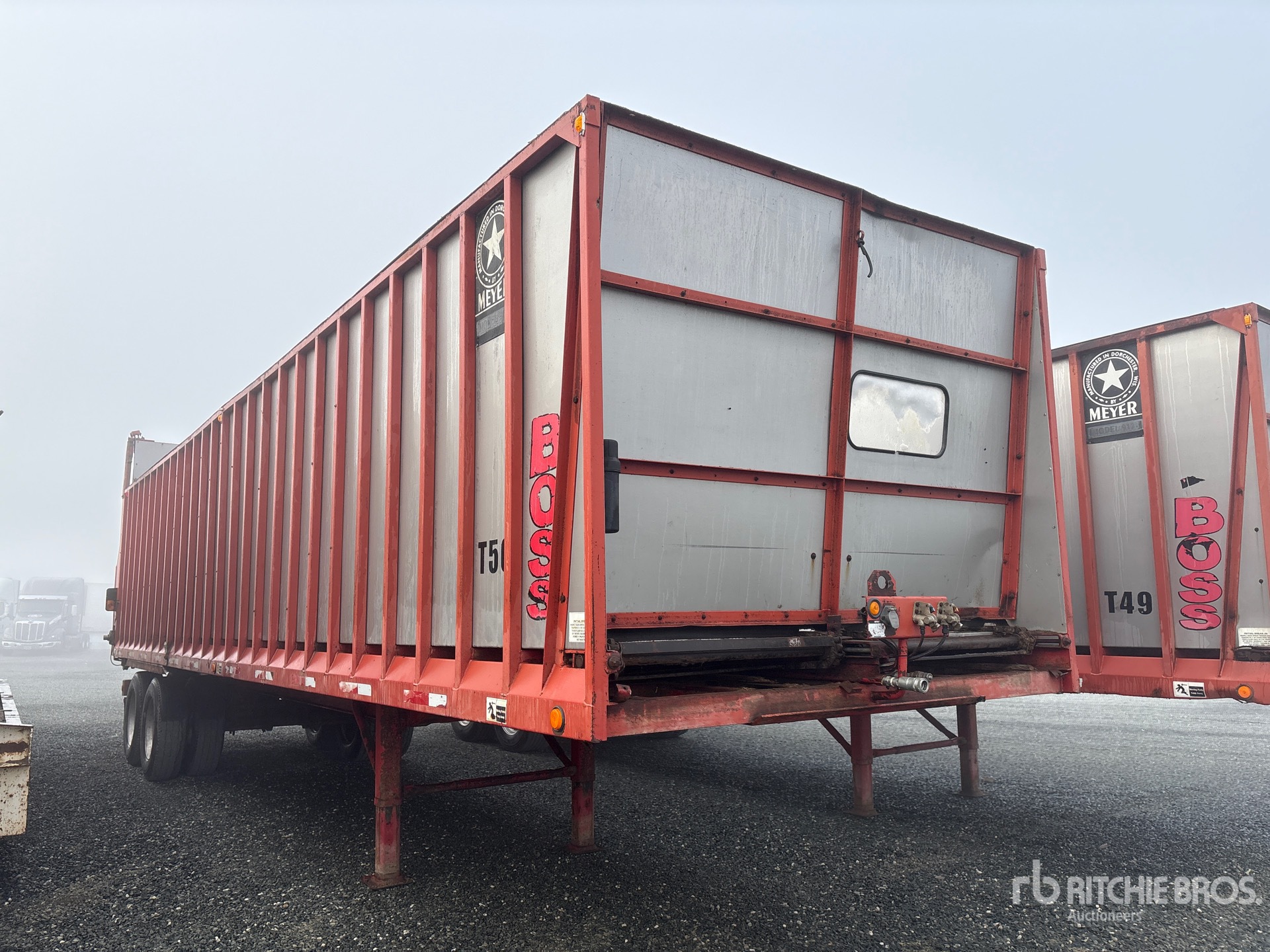 General Appearance with Bild, Ecke vorne rechts