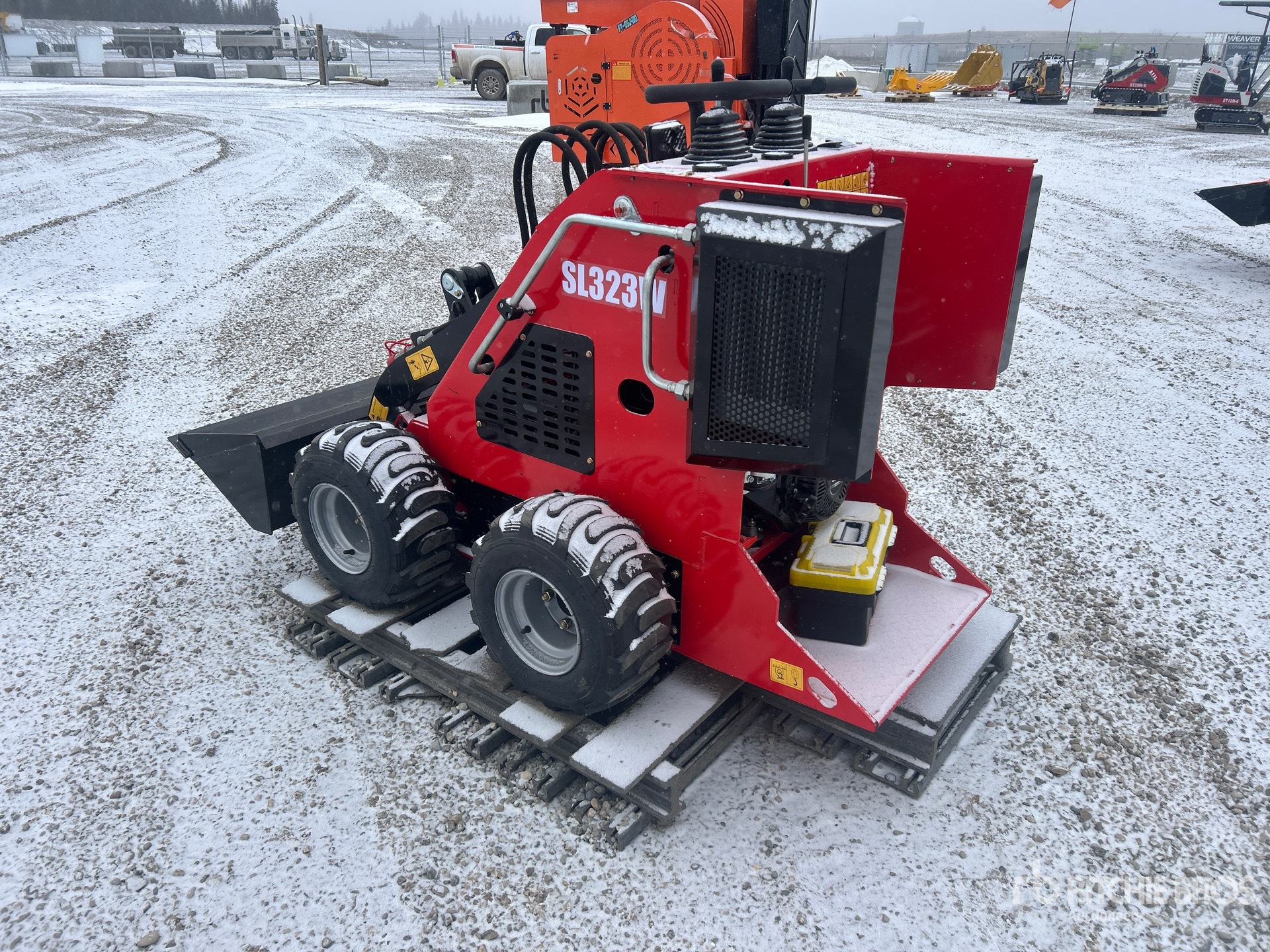 General Appearance with Foto, angolo posteriore sinistro