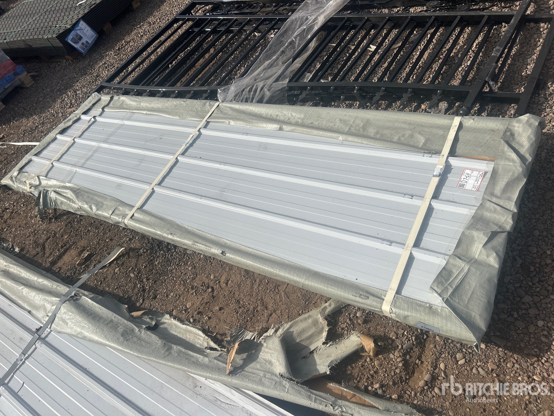 General Appearance with Bild, Ecke vorne links